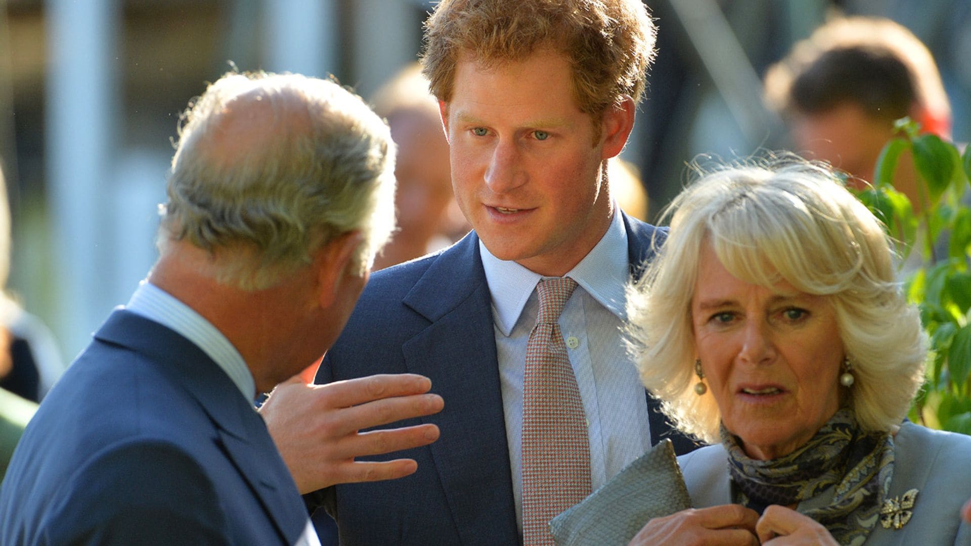 Ni su padre ni su hermano: la gran perjudicada de las memorias del príncipe Harry es la reina Camilla