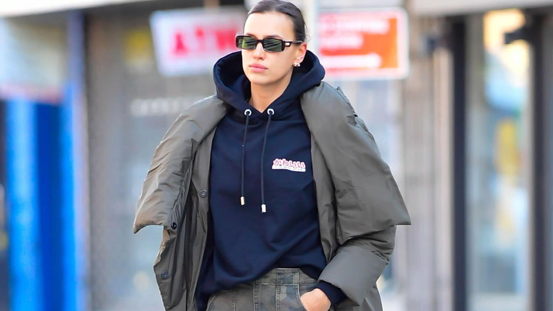 Si en los días de mucho frío no sabes qué ponerte, en el look de Irina Shayk encontrarás la solución