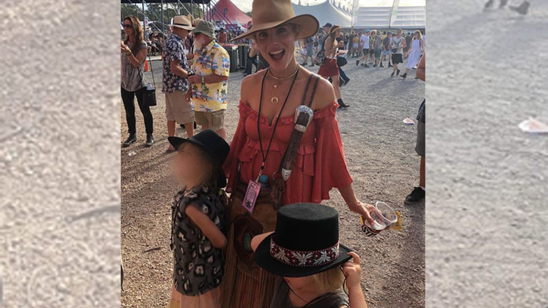 Elsa Pataky, 'rodeo time' con sus hijos