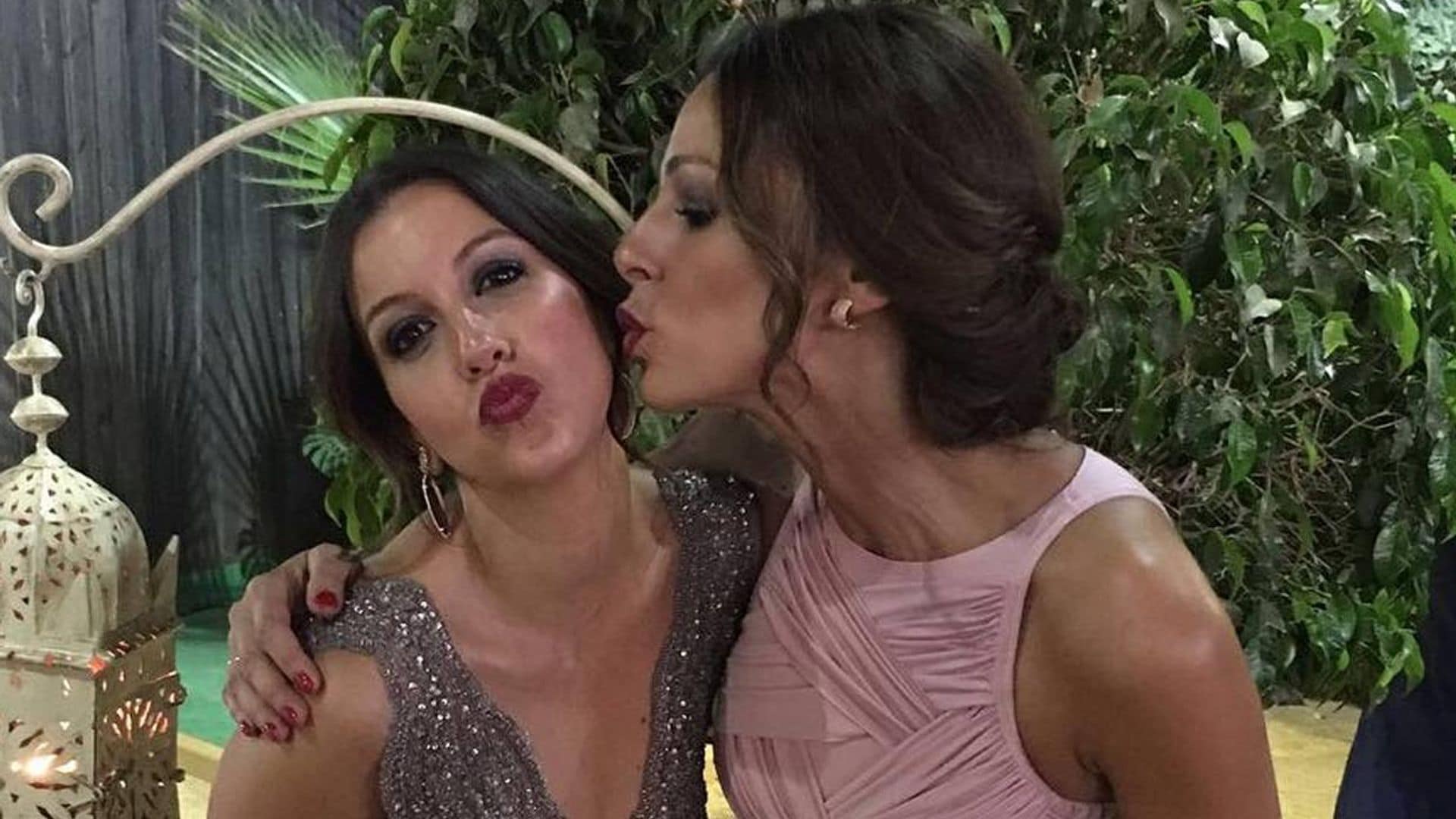 La bonita felicitación de Eva González a su hermana para 'salvar' el aislamiento en su cumpleaños