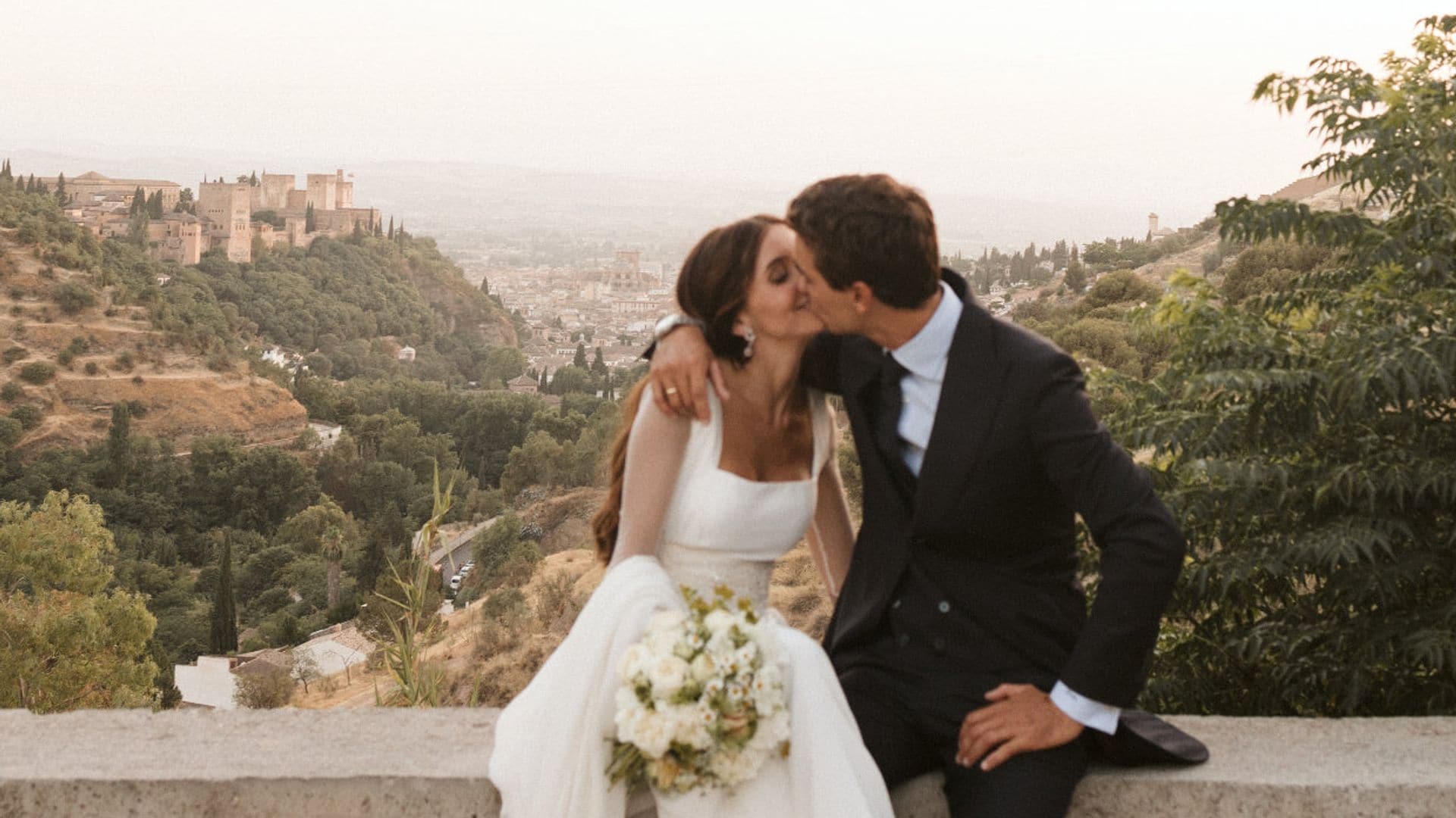 Carmen, la novia del vestido sencillo que se casó con un medallista olímpico en Granada