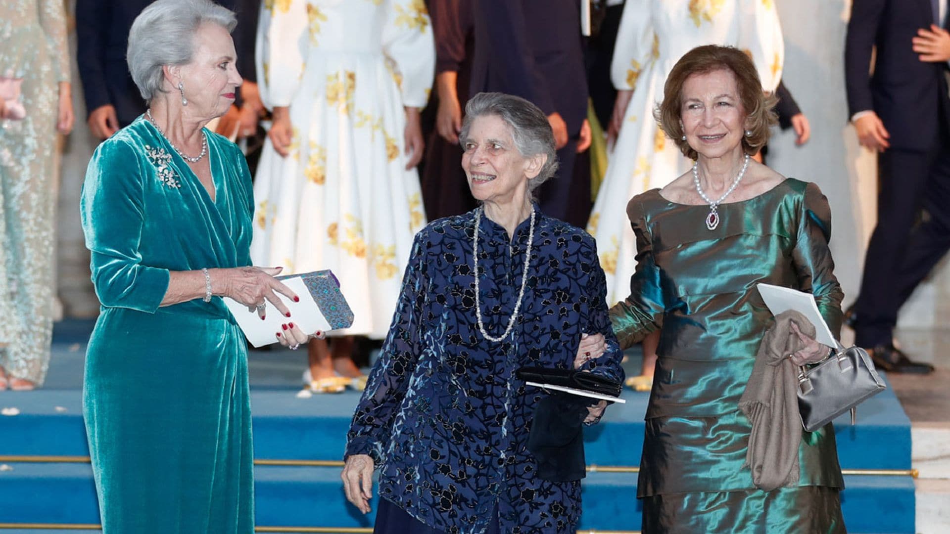 Doña Sofía regresa, junto a su hermana Irene y la infanta Elena, al lugar donde celebró su boda para ver casar a su sobrino