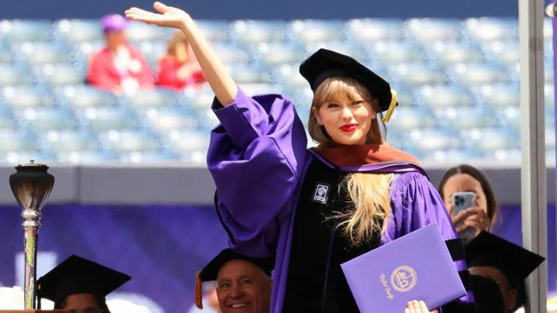 ¡Doctora Taylor Swift! Con toga y birrete, la cantante recibe un gran honor de la NUY