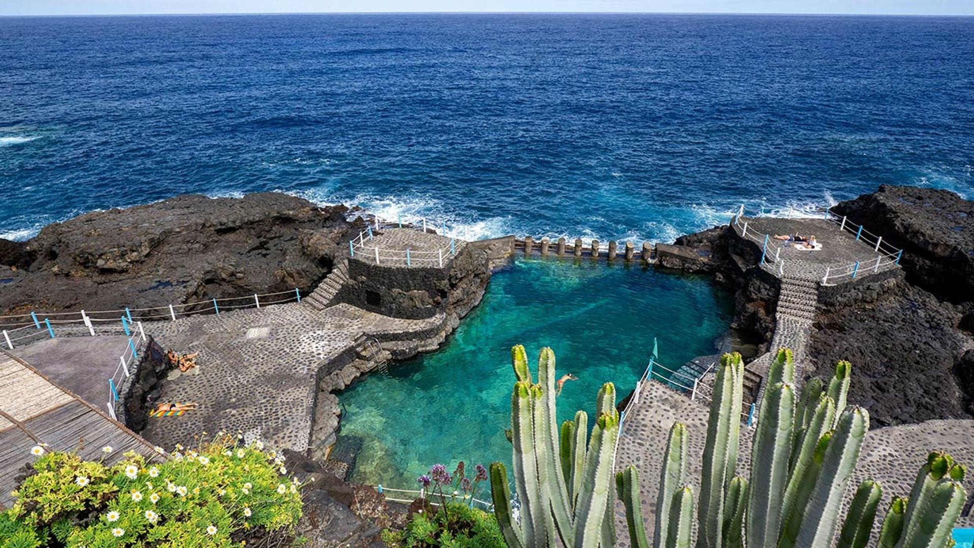 Las mejores piscinas naturales de las Islas Canarias para alargar eternamente el verano