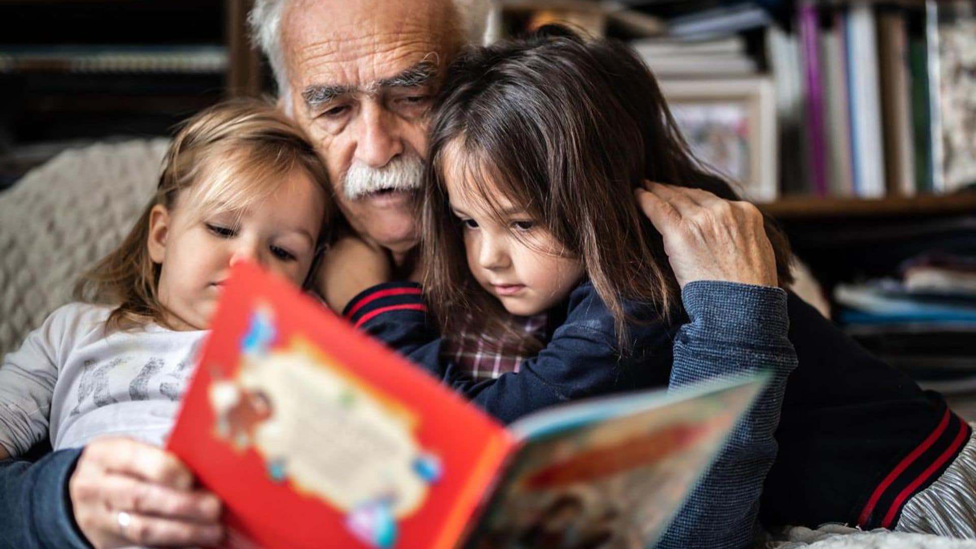 Libros infantiles para leer con los abuelos y pasar una larga tarde con ellos