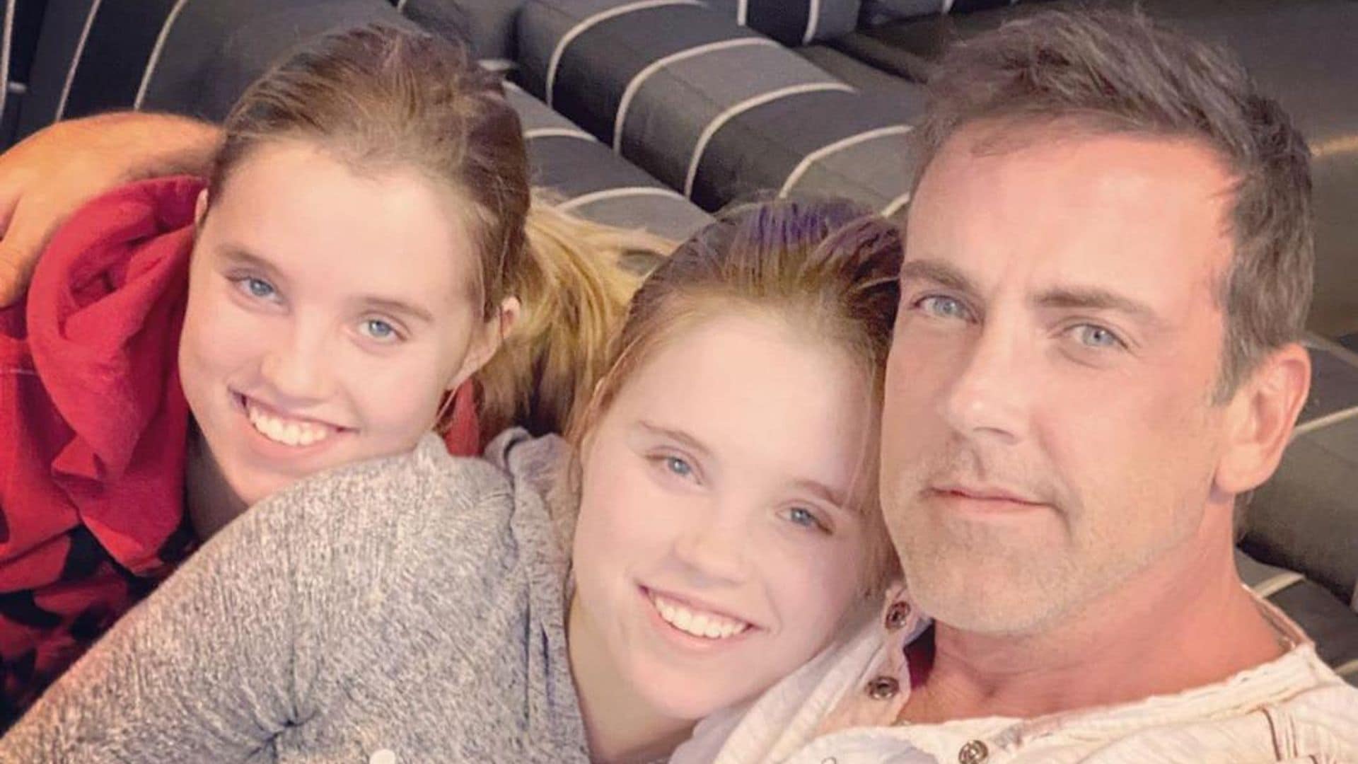 Carlos Ponce se hace experto en TikTok gracias a sus hijas y su prometida