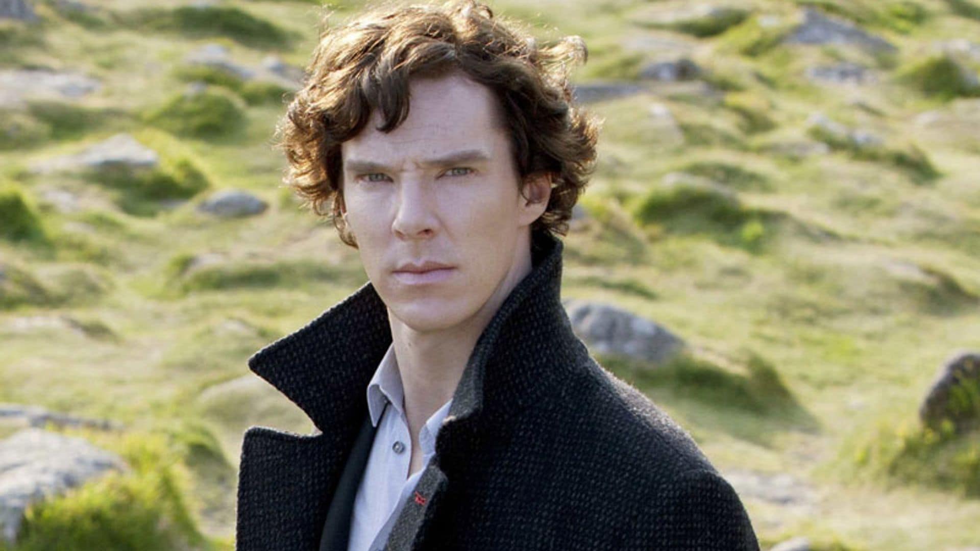 El actor Benedict Cumberbatch (Sherlock Holmes) salva a un repartidor del ataque de cuatro agresores