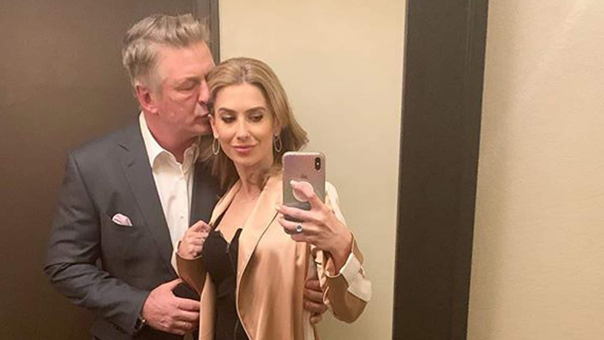 Alec Baldwin dice que Hilaria, su esposa, es 'una mujer muy sabia' tras revelar que ella sufrió un aborto