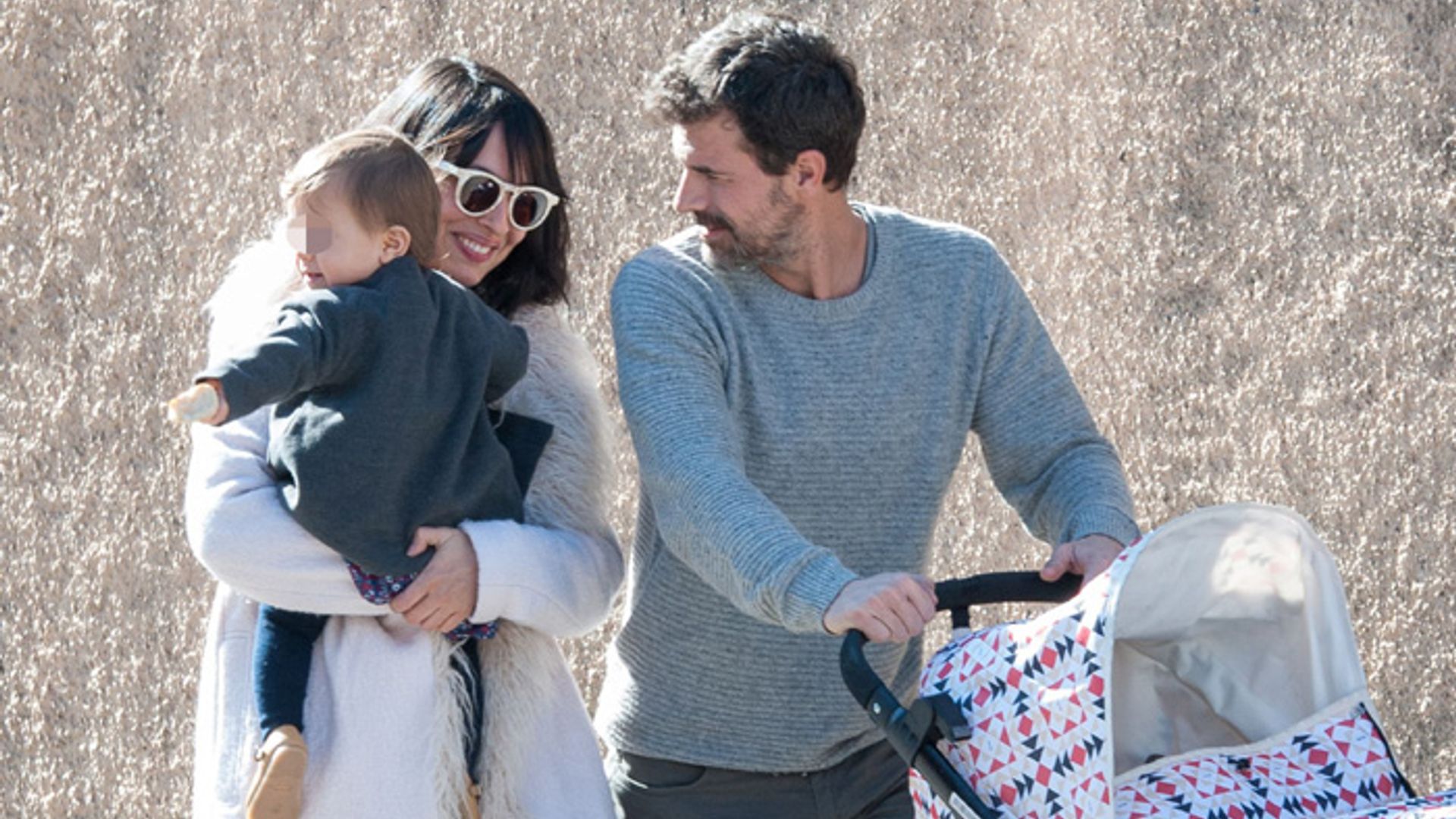 Rodolfo Sancho y Xenia Tostado, el paseo de una familia feliz