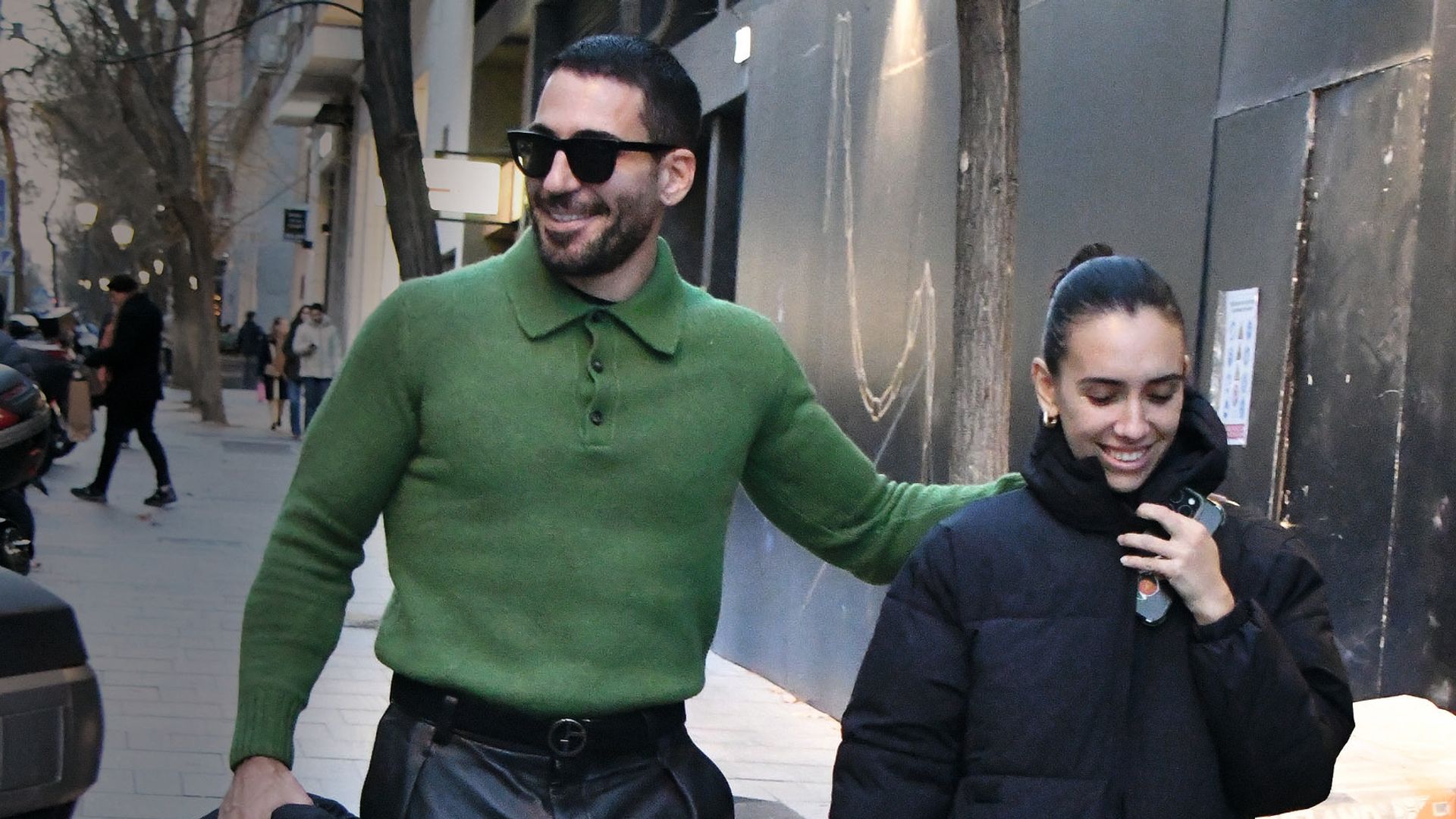 Miguel Ángel Silvestre y Rebeca Toribio, una pareja 'in love' en un día de rebajas