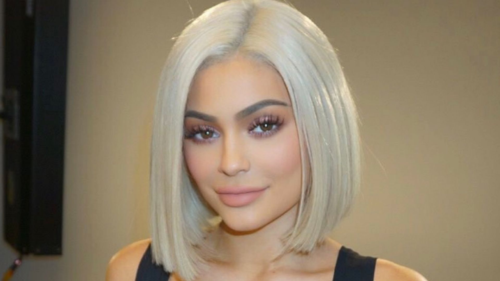 Los trucos de Kylie Jenner para lucir una peluca sin que se note