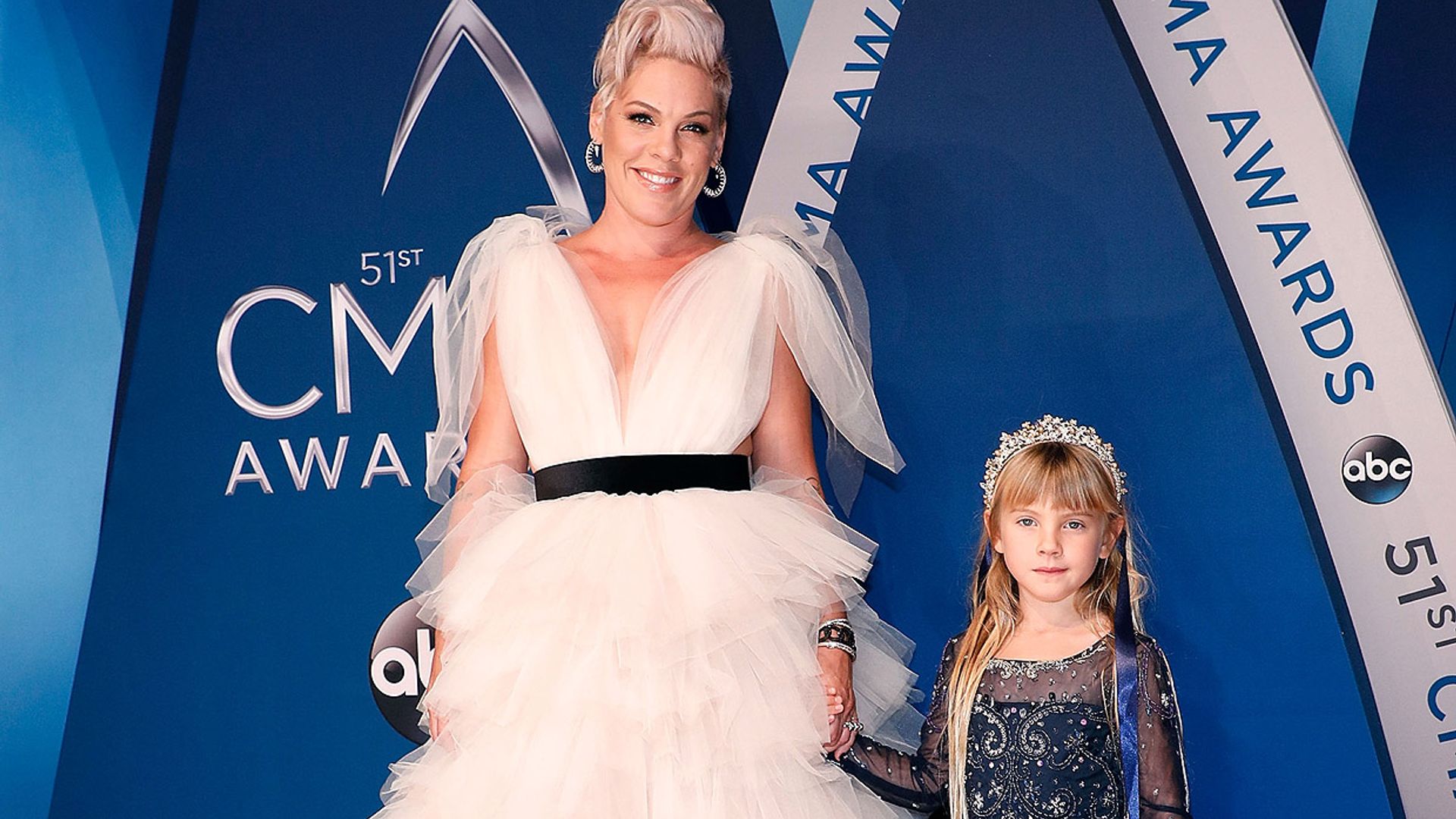 ¡De tal palo tal astilla! La hija de Pink le copia el peinado a su madre