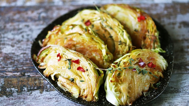 baked cabbage slices