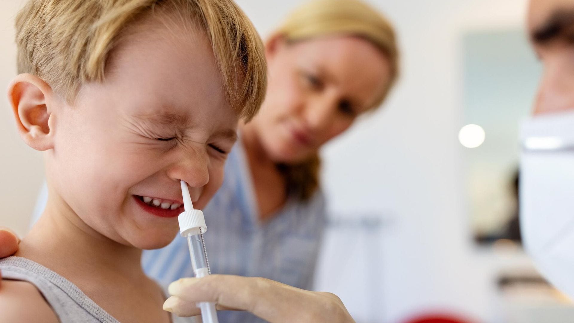 ¿En qué consiste la vacuna intranasal para niños?