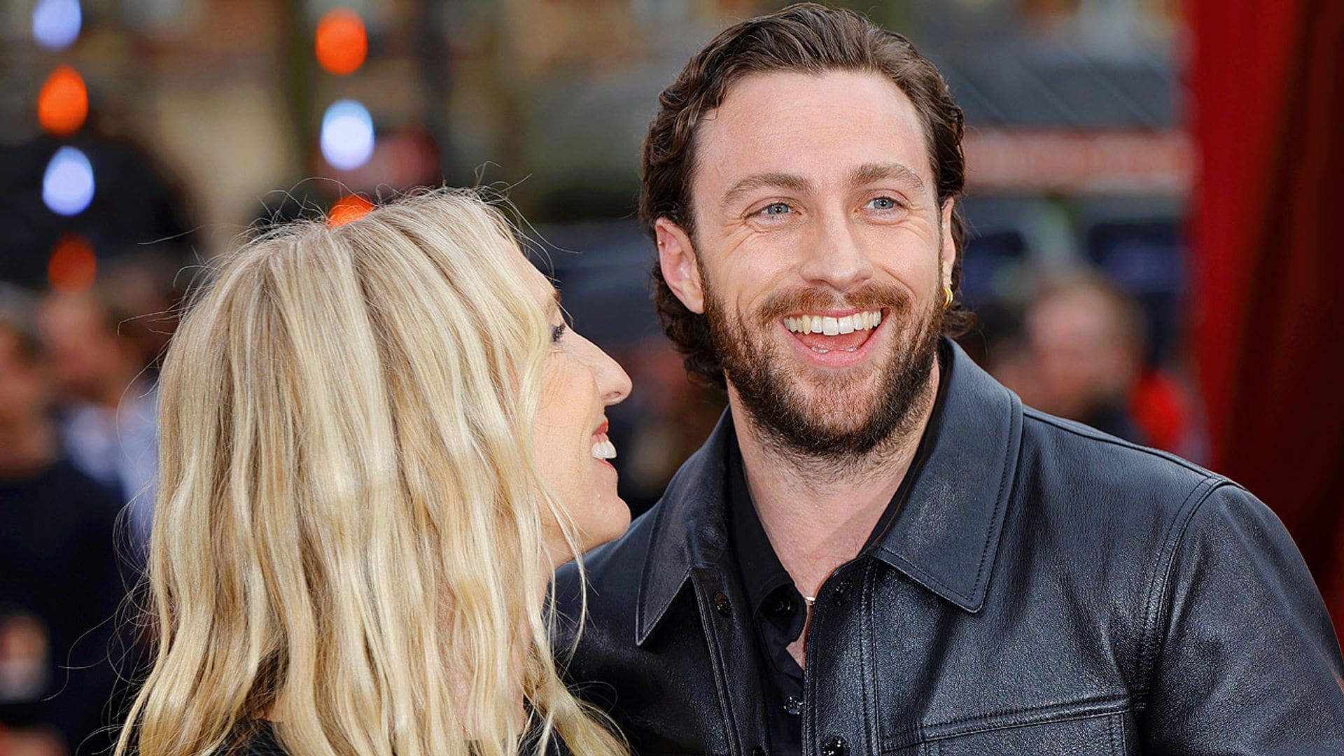 ¡Abran paso al chico del momento! Aaron Taylor-Johnson apoya a su mujer en el estreno de la película de Amy Winehouse