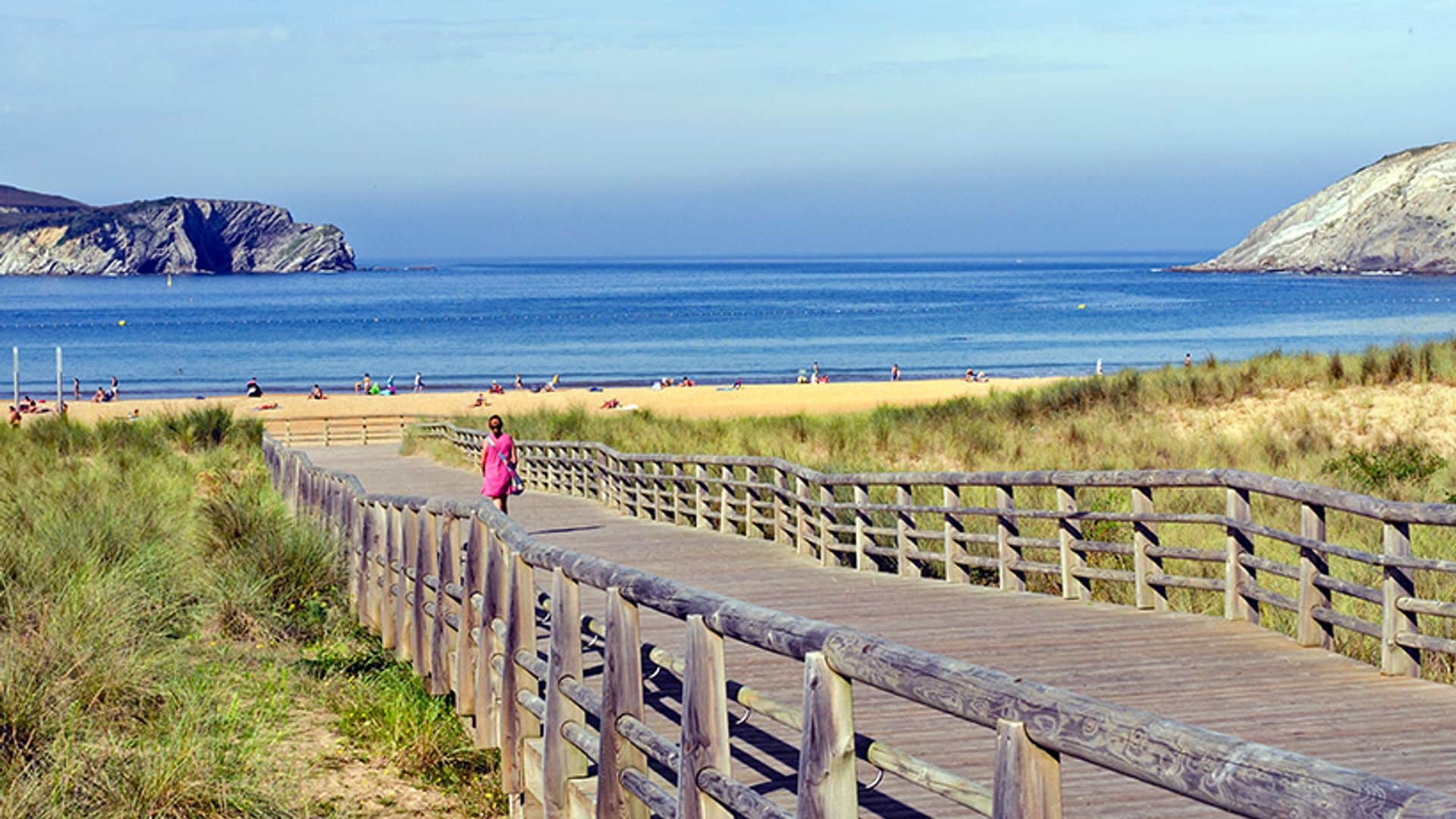 Diez playas vascas para pasear, bañarse o bailar al son de las olas