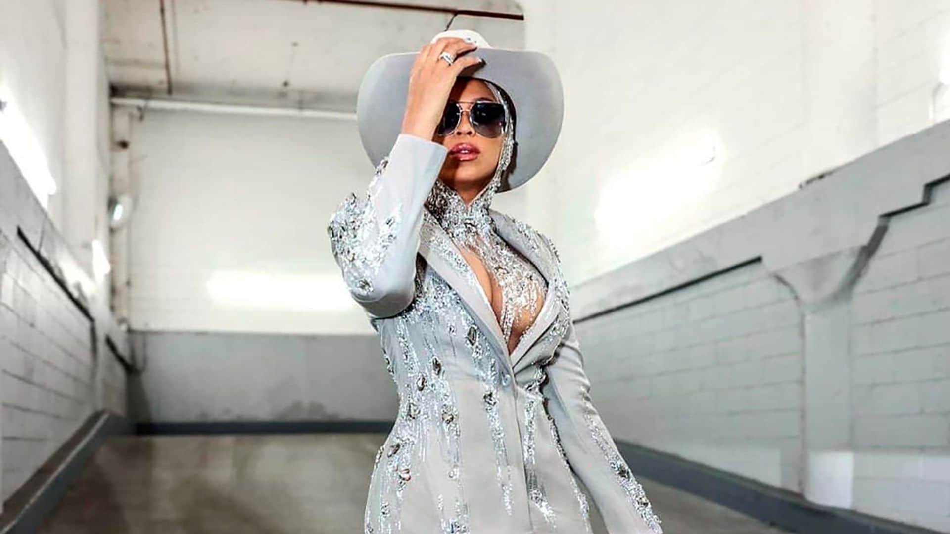 Beyoncé consigue lo imposible y estrena un nuevo look 'western' de Alta Costura