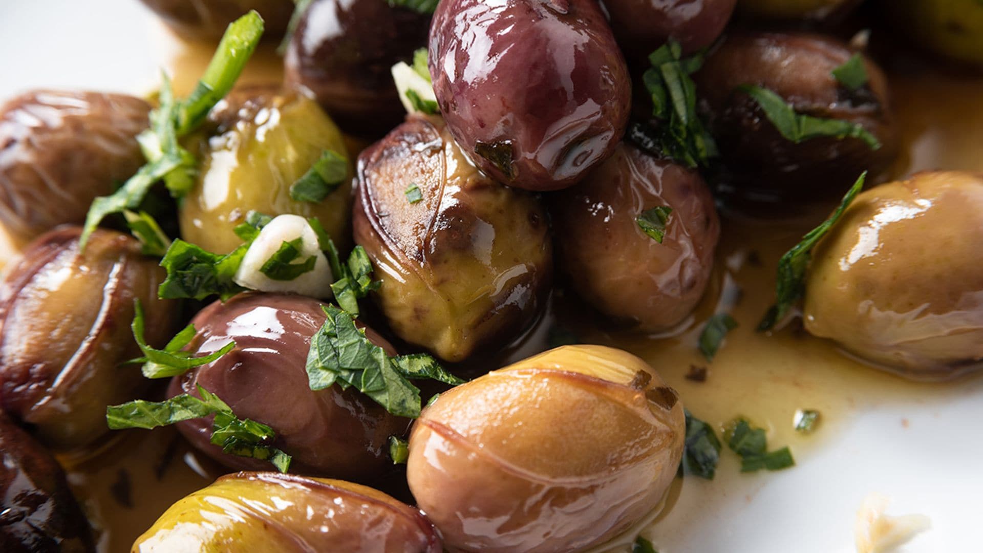 Aliños caseros para dar sabores diferentes a tus aceitunas