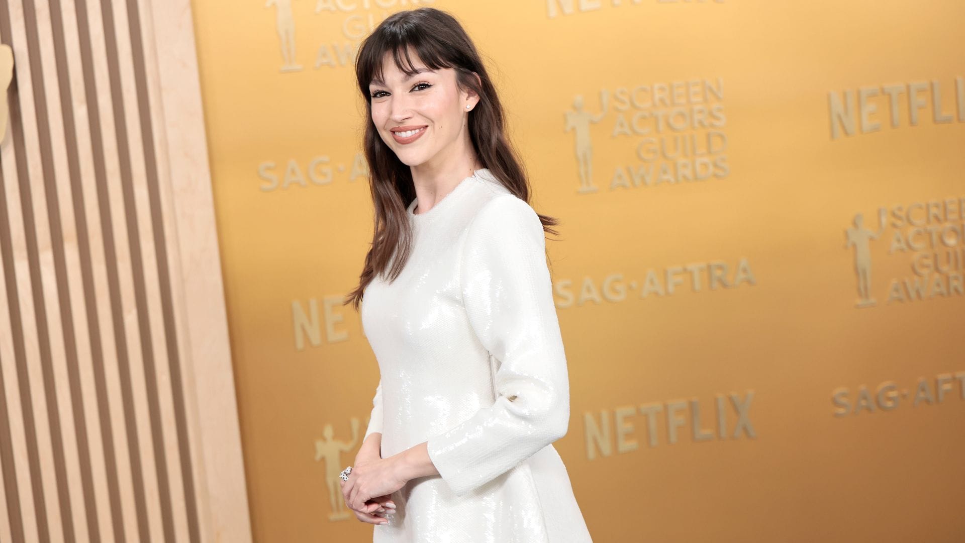 Úrsula Corberó debuta en los SAG Awards con un diseño español bañado en lentejuelas