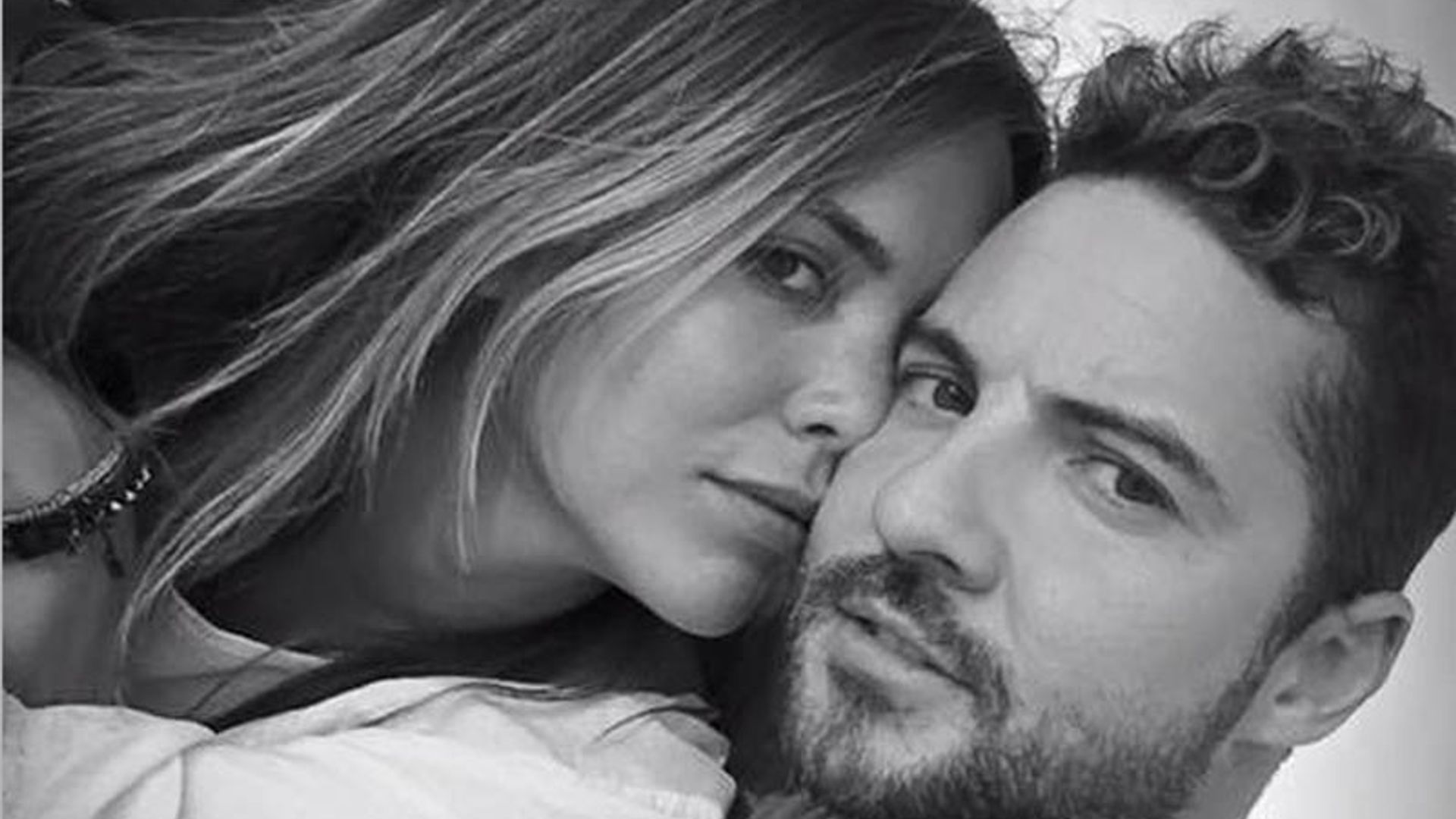 David Bisbal y Rosanna Zanetti sellan su amor en el Ayuntamiento de Ajalvir