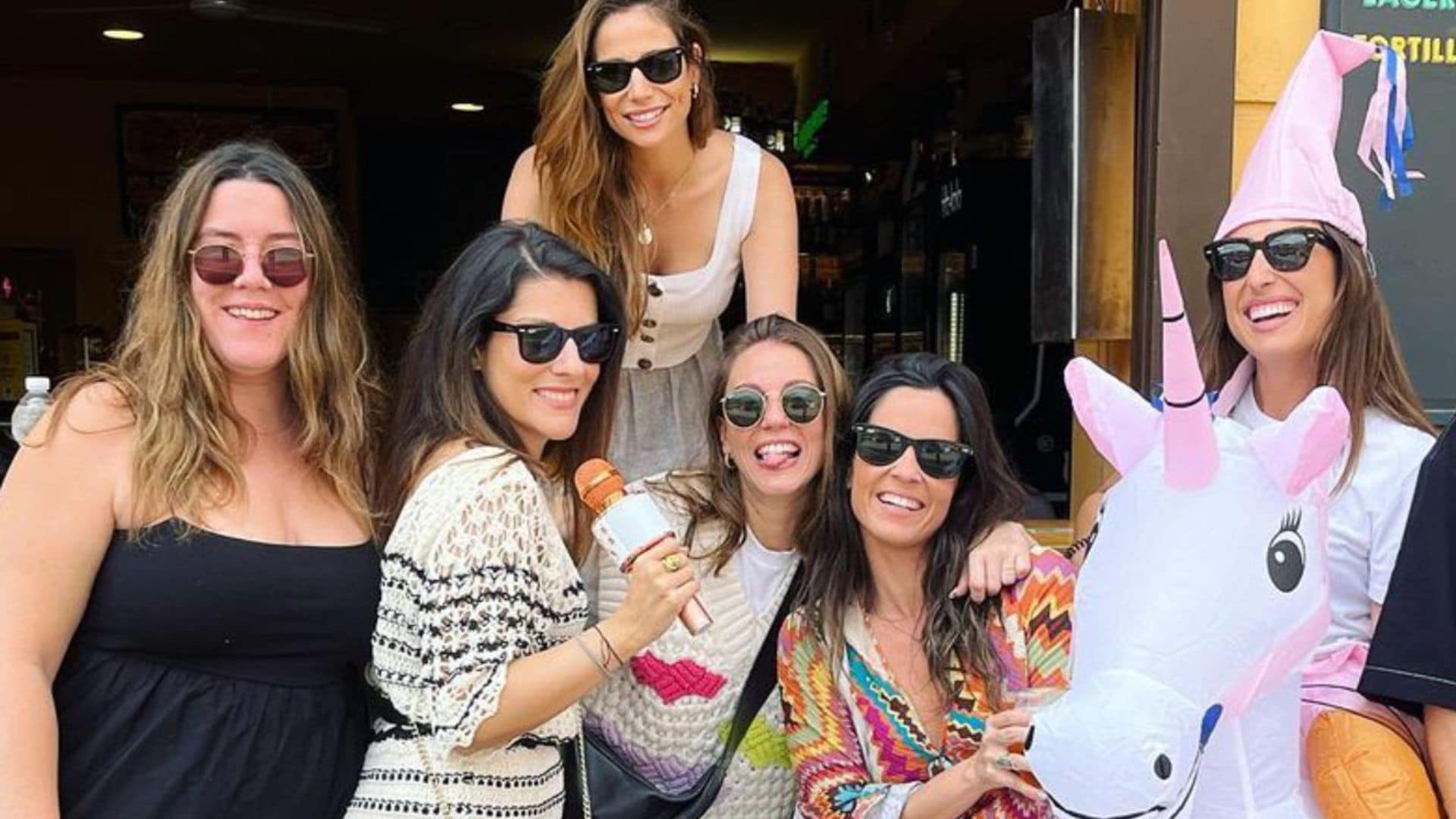 Claudia Collado, novia de Matías Prats, celebra su despedida de soltera rodeada de amigas como Lucía Villalón