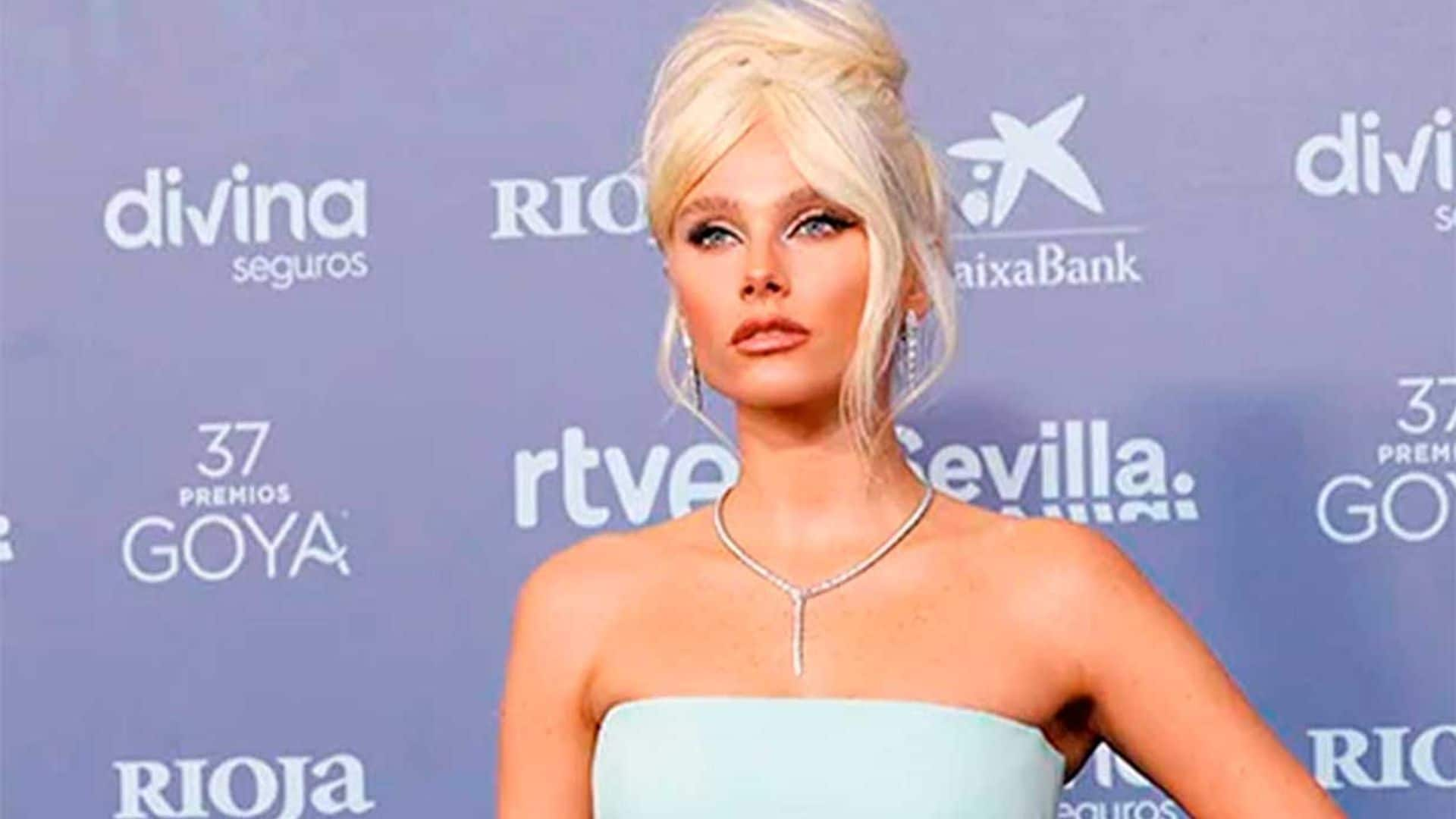 Valentina Zenere, una sirena en tonos pastel con el escote que ha triunfado en Sevilla