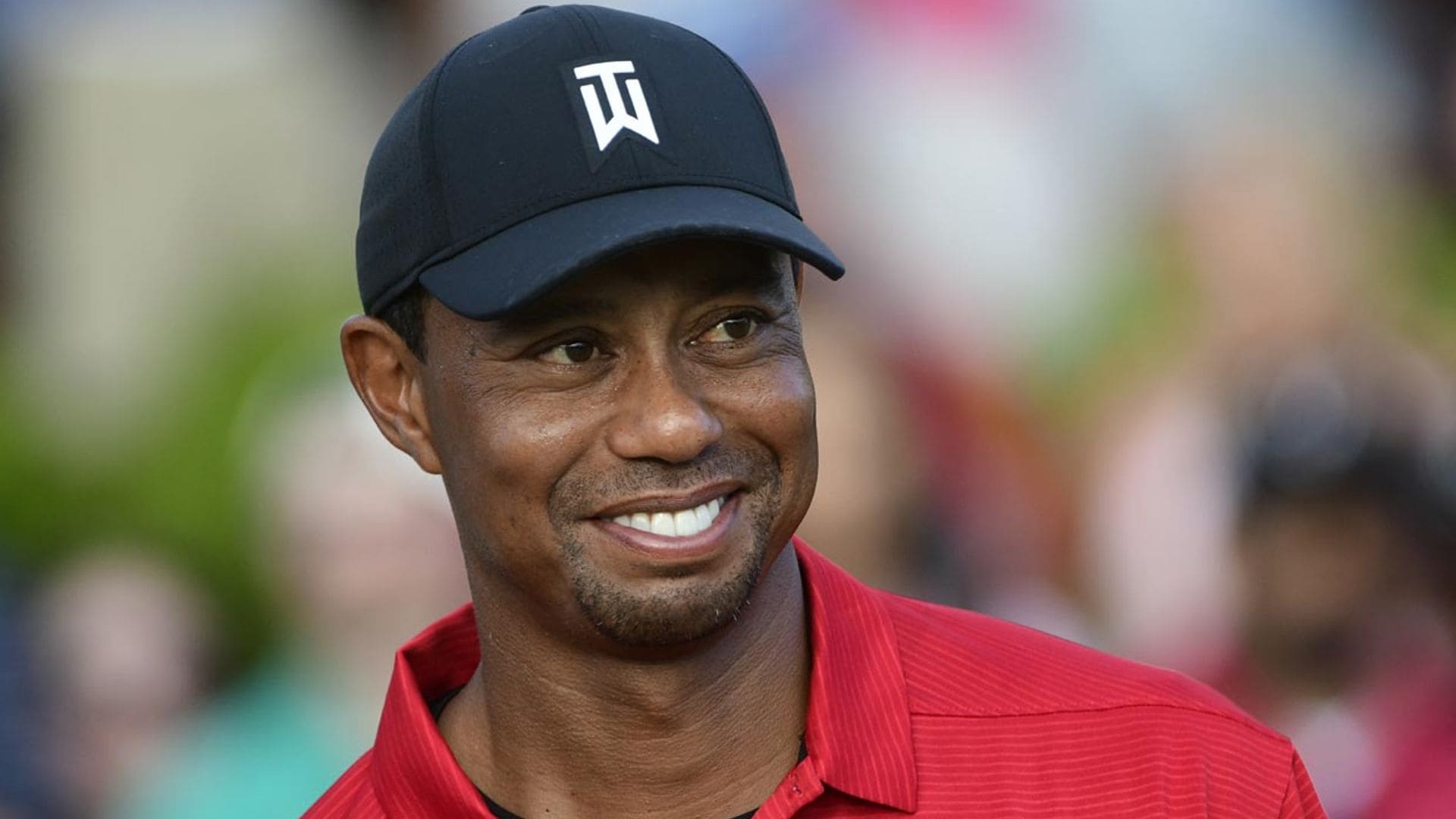 Tiger Woods regresa a casa un mes después del grave accidente de coche que sufrió