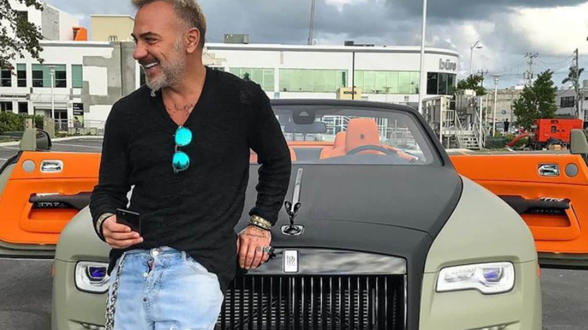 Así es el millonario garaje de Gianluca Vacchi, con auténticas joyas sobre ruedas que no imaginarías