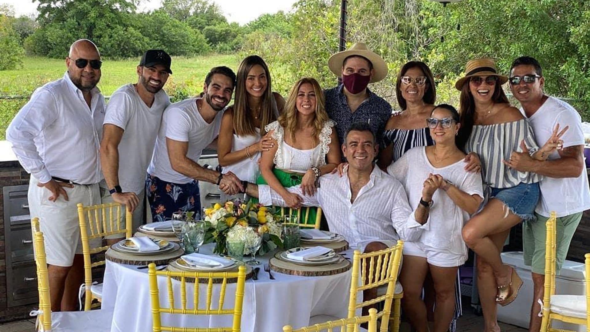 Así fue la fiesta de despedida de Héctor Sandarti organizada por sus excompañeros de ‘Un Nuevo Día’