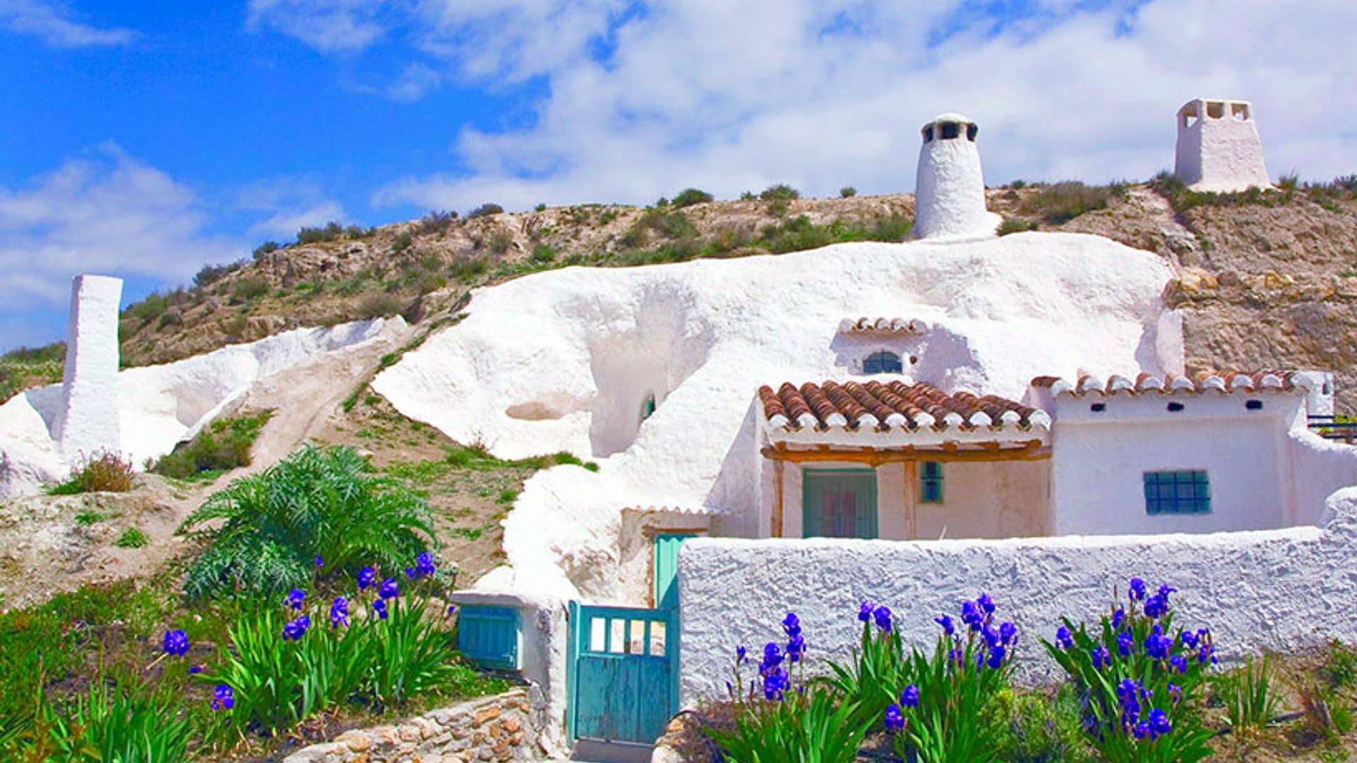 Hoteles-cueva o el placer de dormir dentro de la tierra