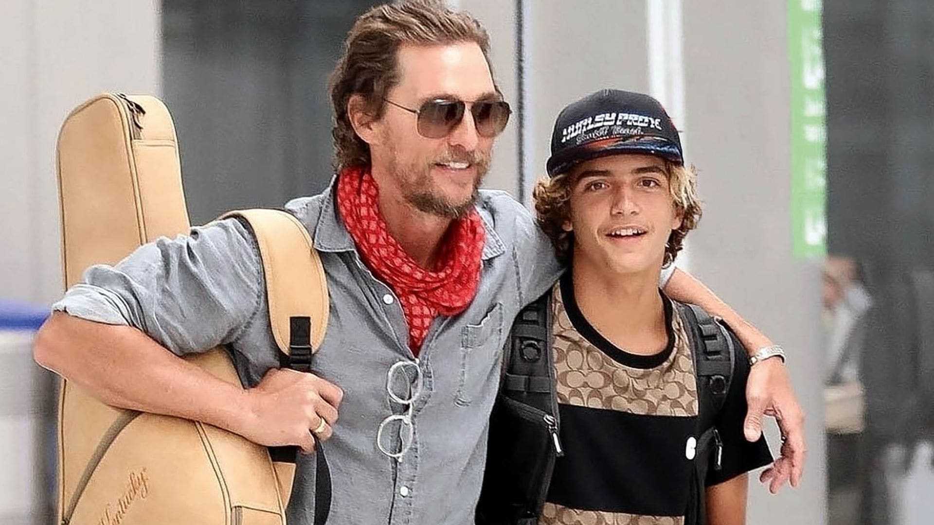 Matthew McConaughey y su hijo Levi, de catorce años, como dos gotas de agua