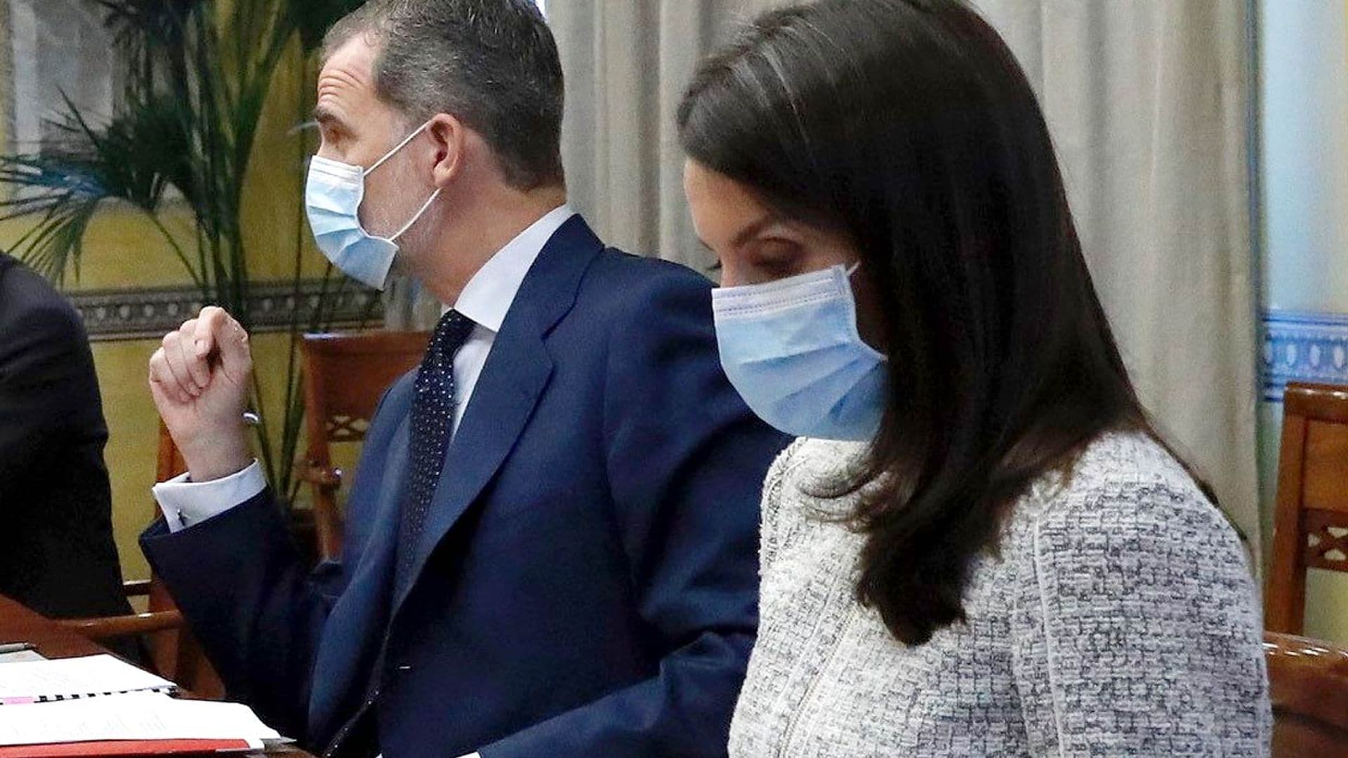 El look infalible de doña Letizia: pantalones 'culotte' y taconazos