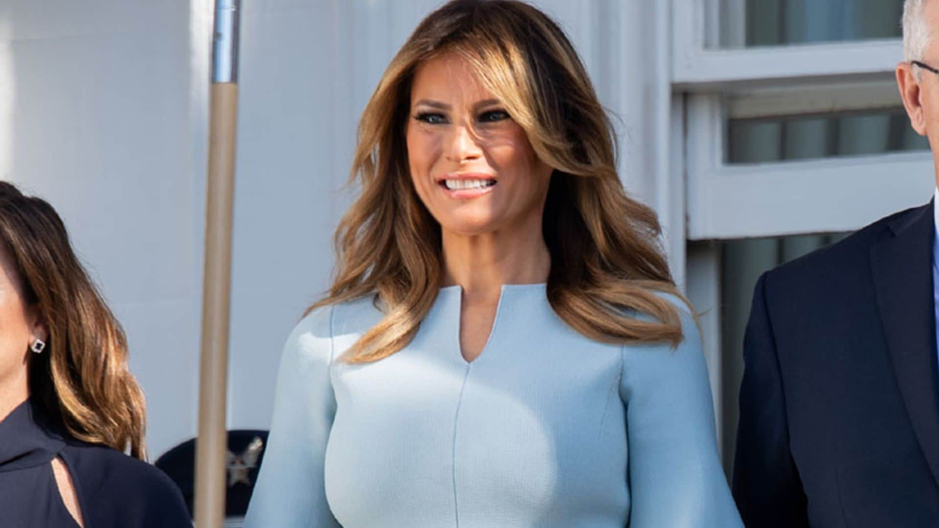 La nueva estrategia de Melania Trump para vestir bien día y noche