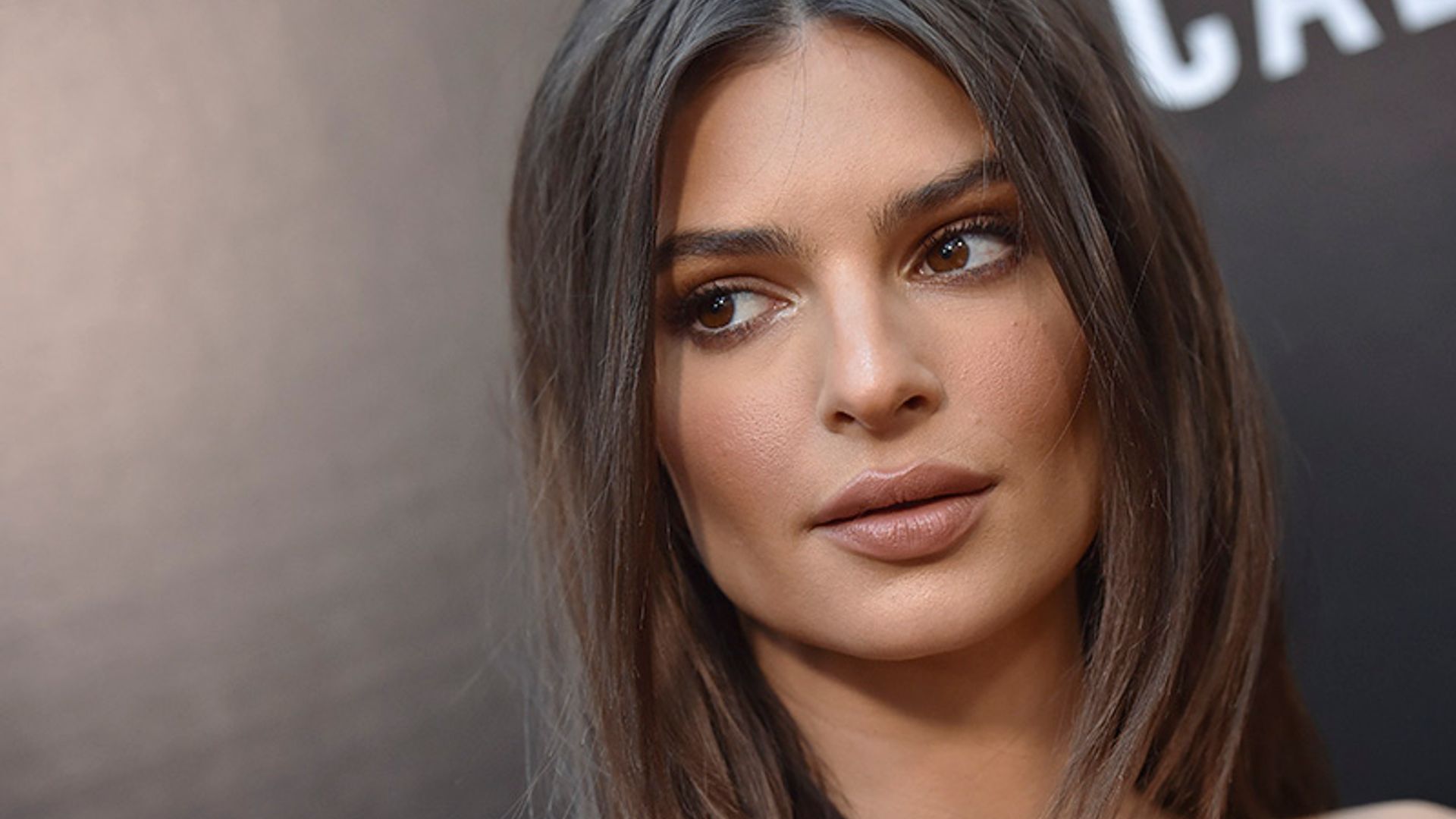 Emily Ratajkowski confiesa qué sorprendente alimento es su debilidad