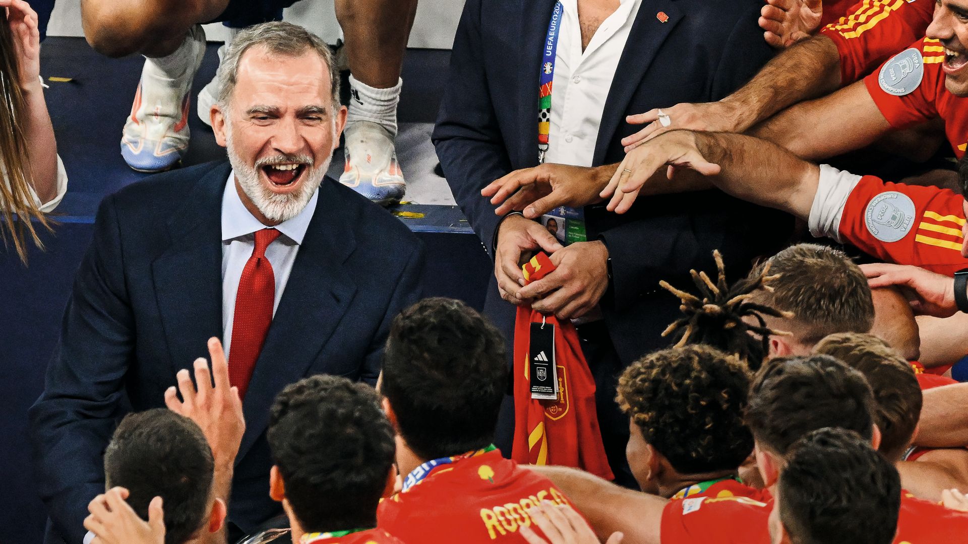 El rey Felipe VI celebrando la victoria de la selección