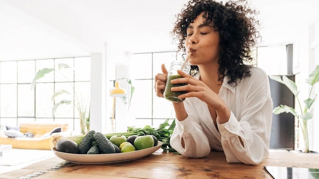 mujer smoothie