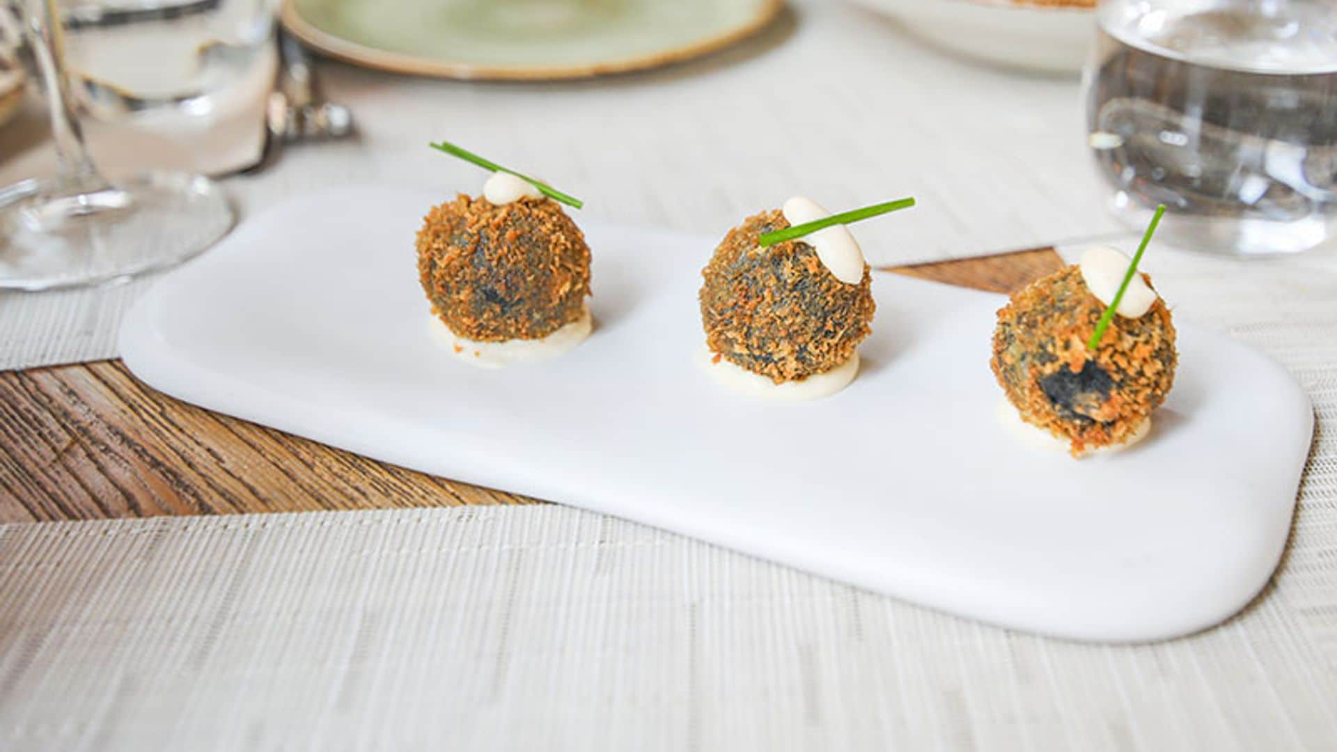 Croquetas de choco con alioli de yuzu