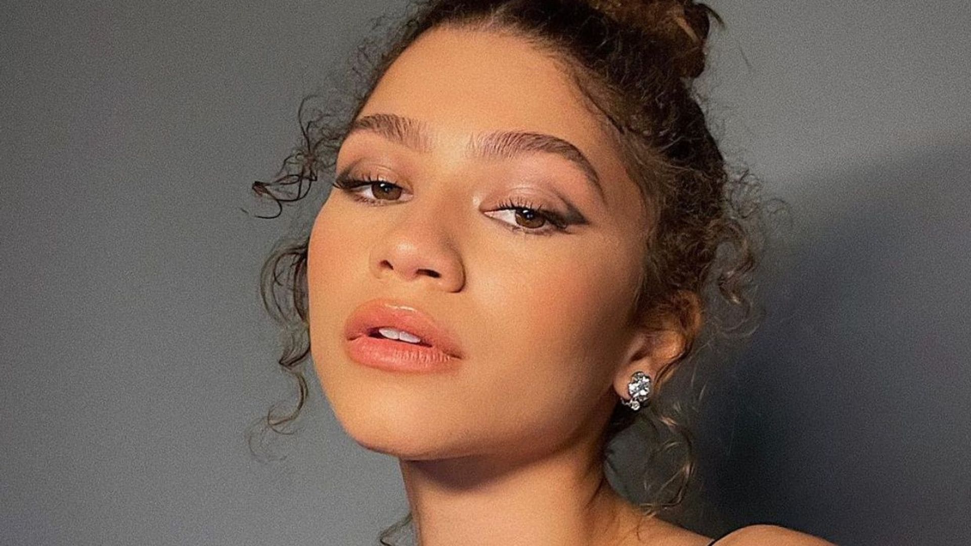 zendaya finger coil