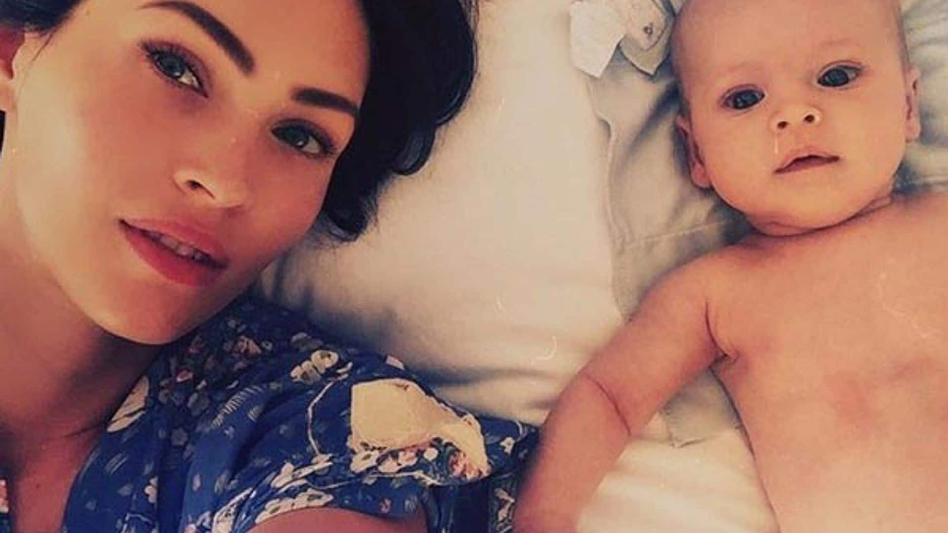 El marido de Megan Fox presume de sus tres hijos pequeños