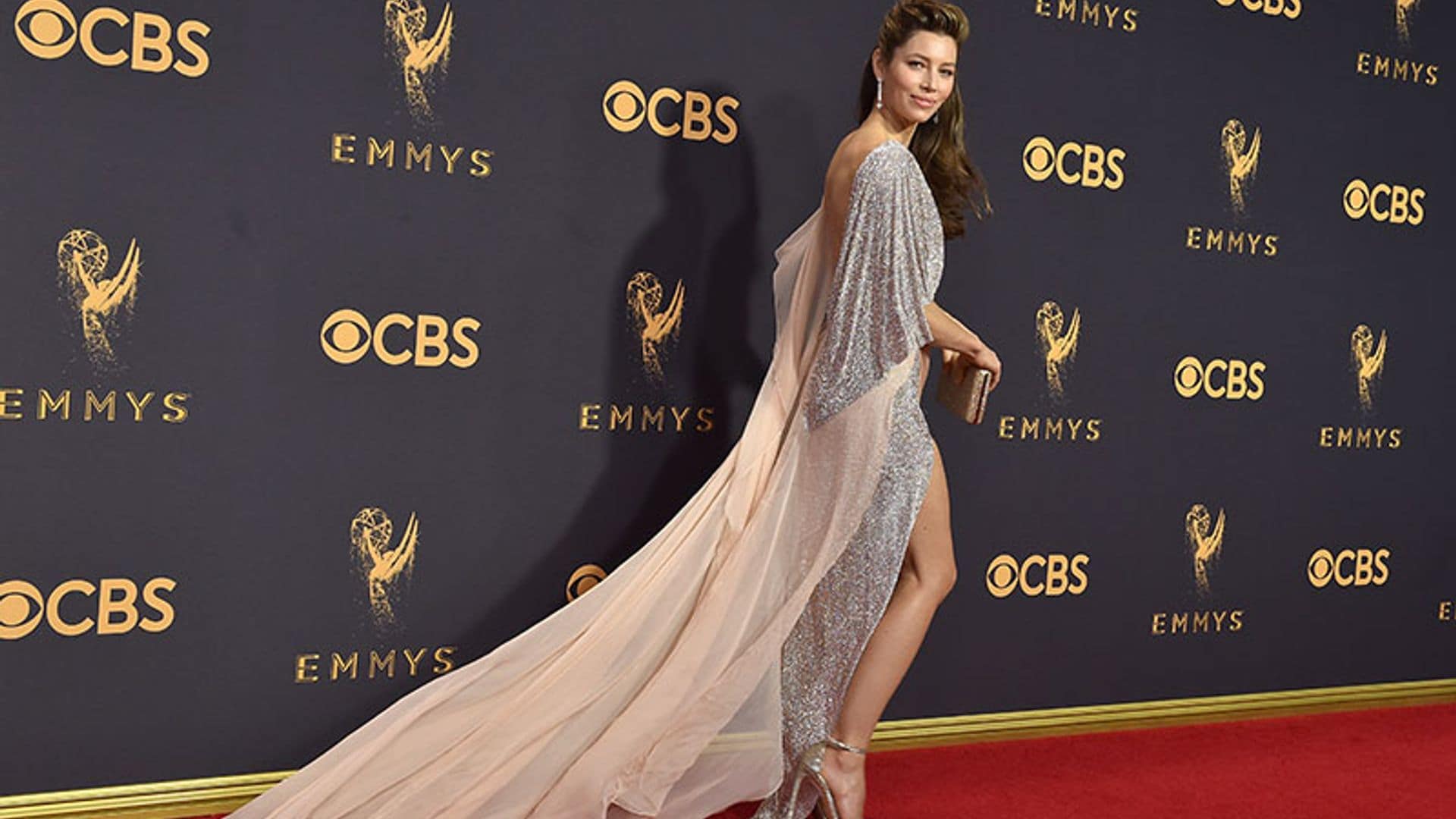 'Looks' sorprendentes en la alfombra roja de los Premios Emmy