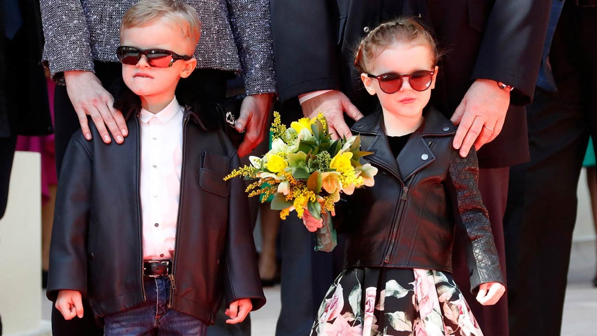 Rodeados de amigos ¡y de pitufos! Así han celebrado Jacques y Gabriella de Mónaco su cumpleaños