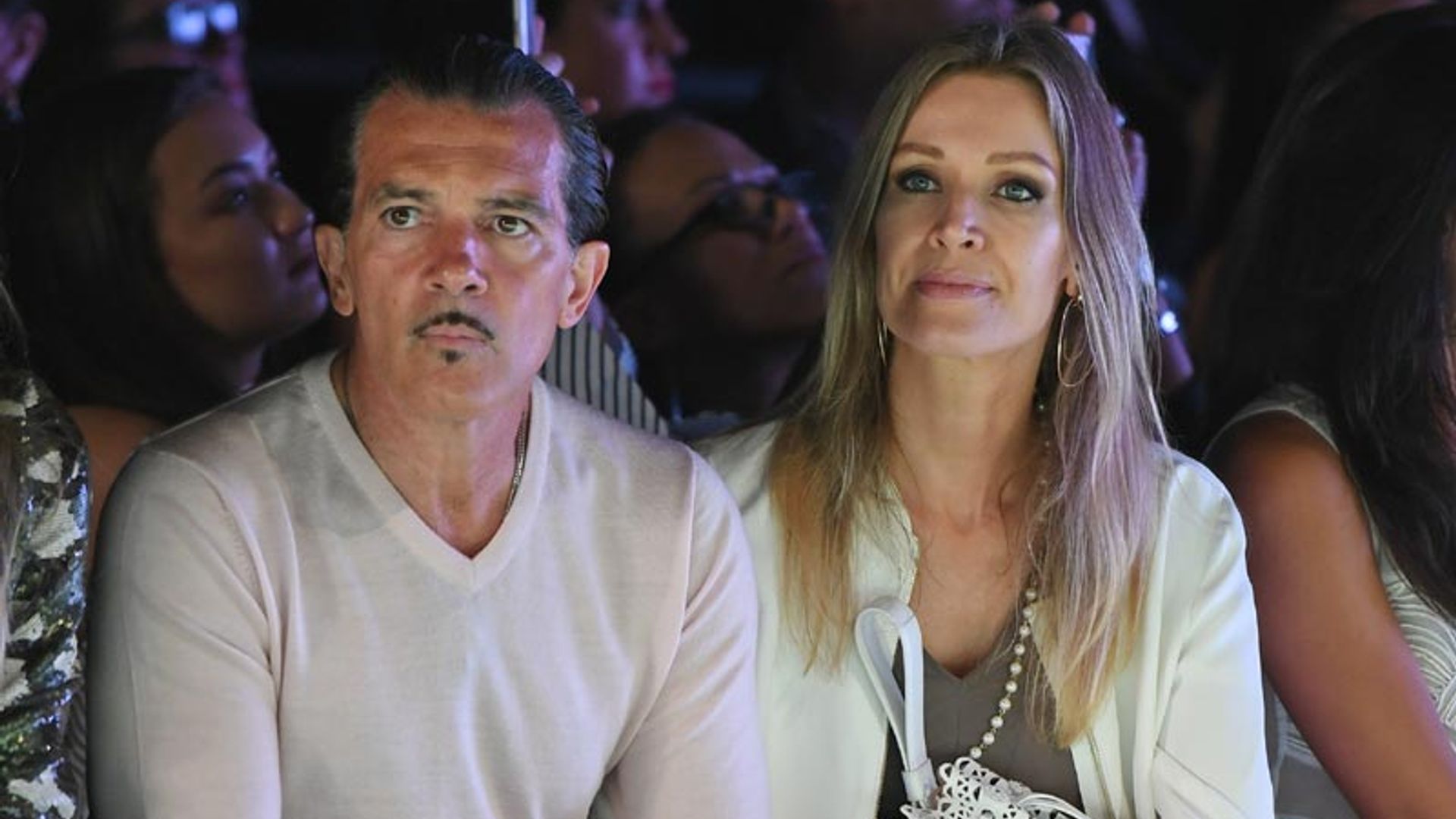 Antonio Banderas y Nicole Kimpel, confidencias a pie de pasarela