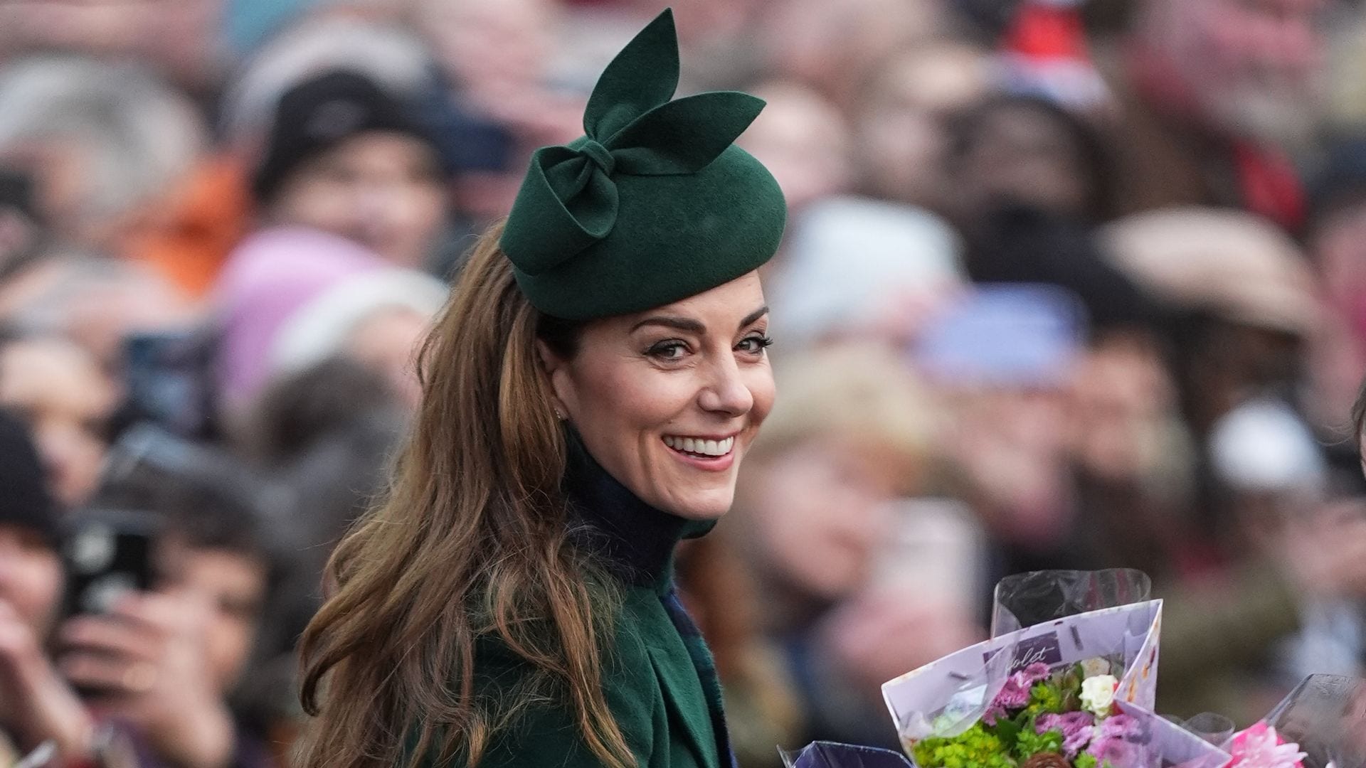 La princesa Kate se deja ver radiante en el servicio religioso de Navidad con la Familia Real