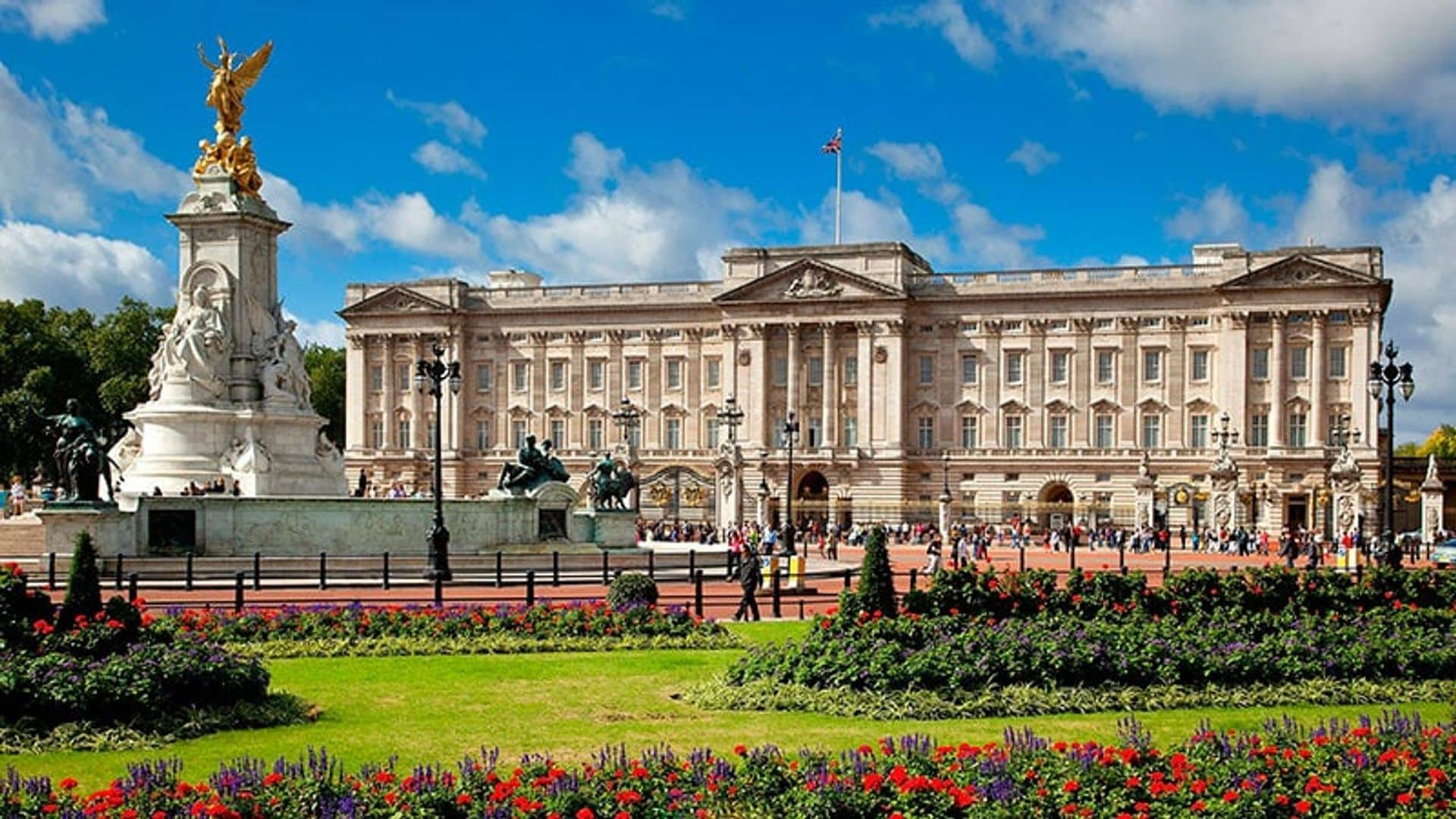 Buckingham Palace 1  a