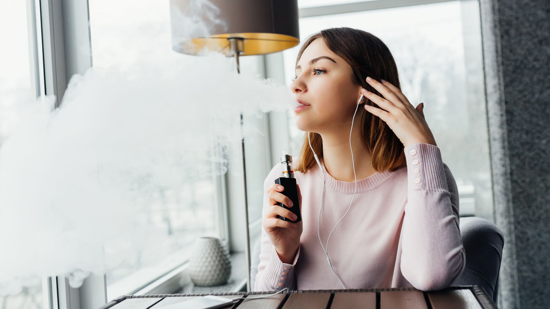 ¿De qué forma puede afectar el uso de cigarrillos electrónicos a la salud de tus encías?