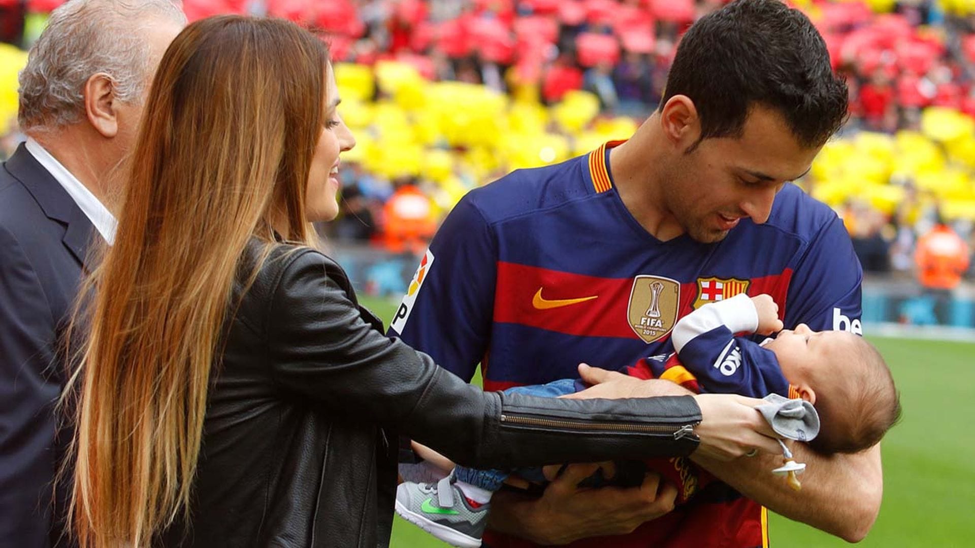 Así es la familia de Sergio Busquets, su gran apoyo tras anunciar su retirada de la Selección Española