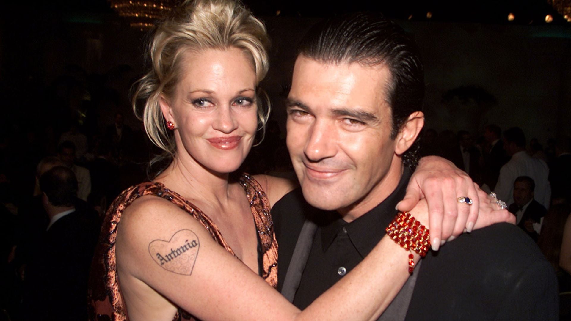 Descubrimos el nuevo tatuaje con el que Melanie Griffith ha borrado su pasado con Antonio Banderas