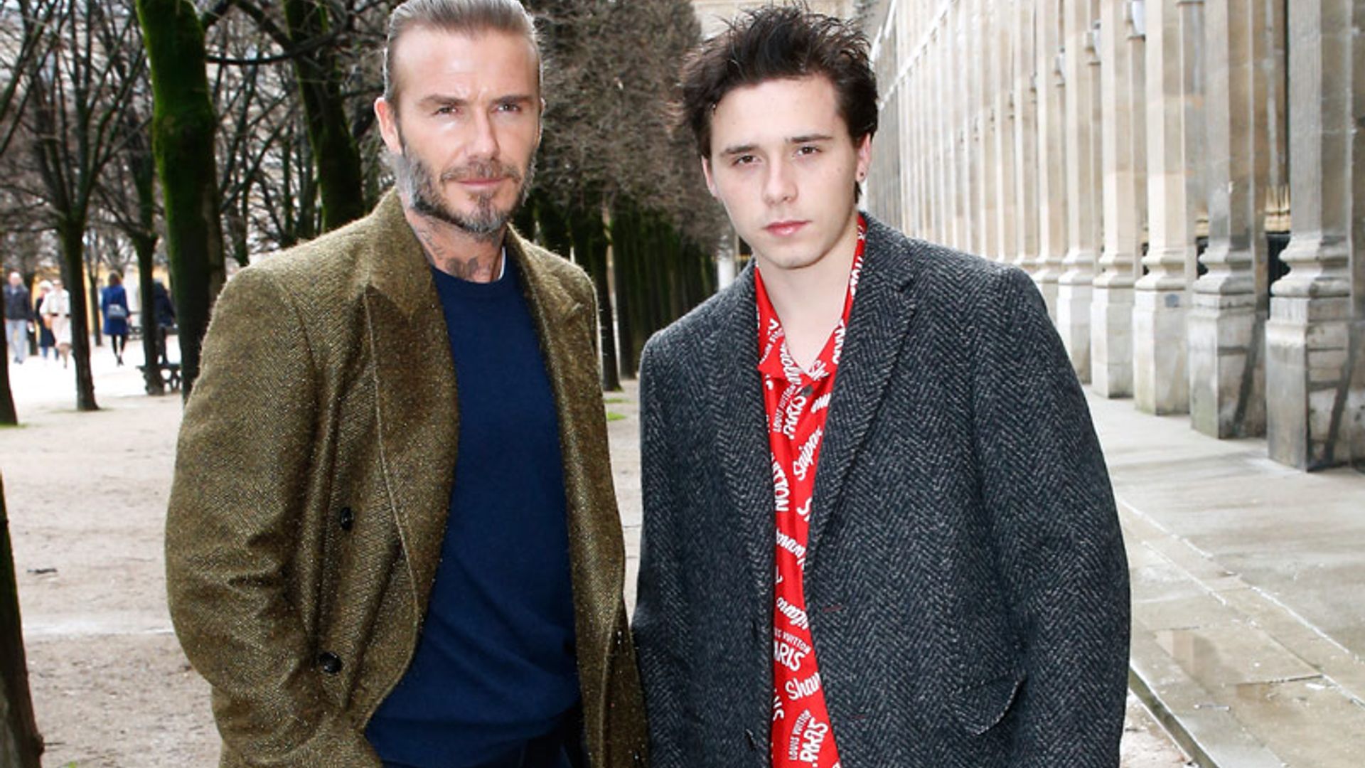 David y Brooklyn Beckham, duelo de estilo masculino en París