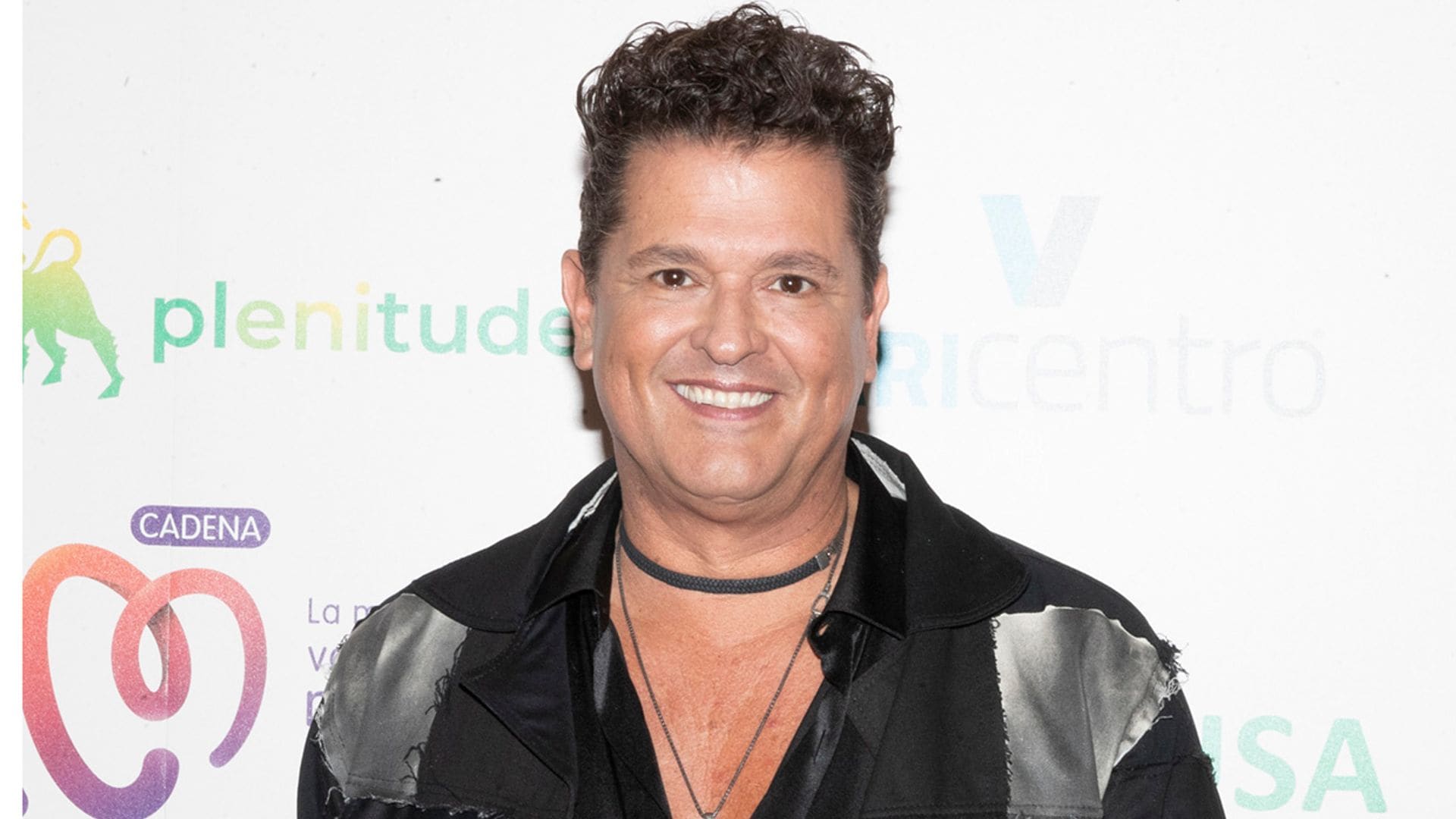 Carlos Vives, gran amigo de Shakira, desvela que la artista está 'muy triste' tras su separación de Piqué