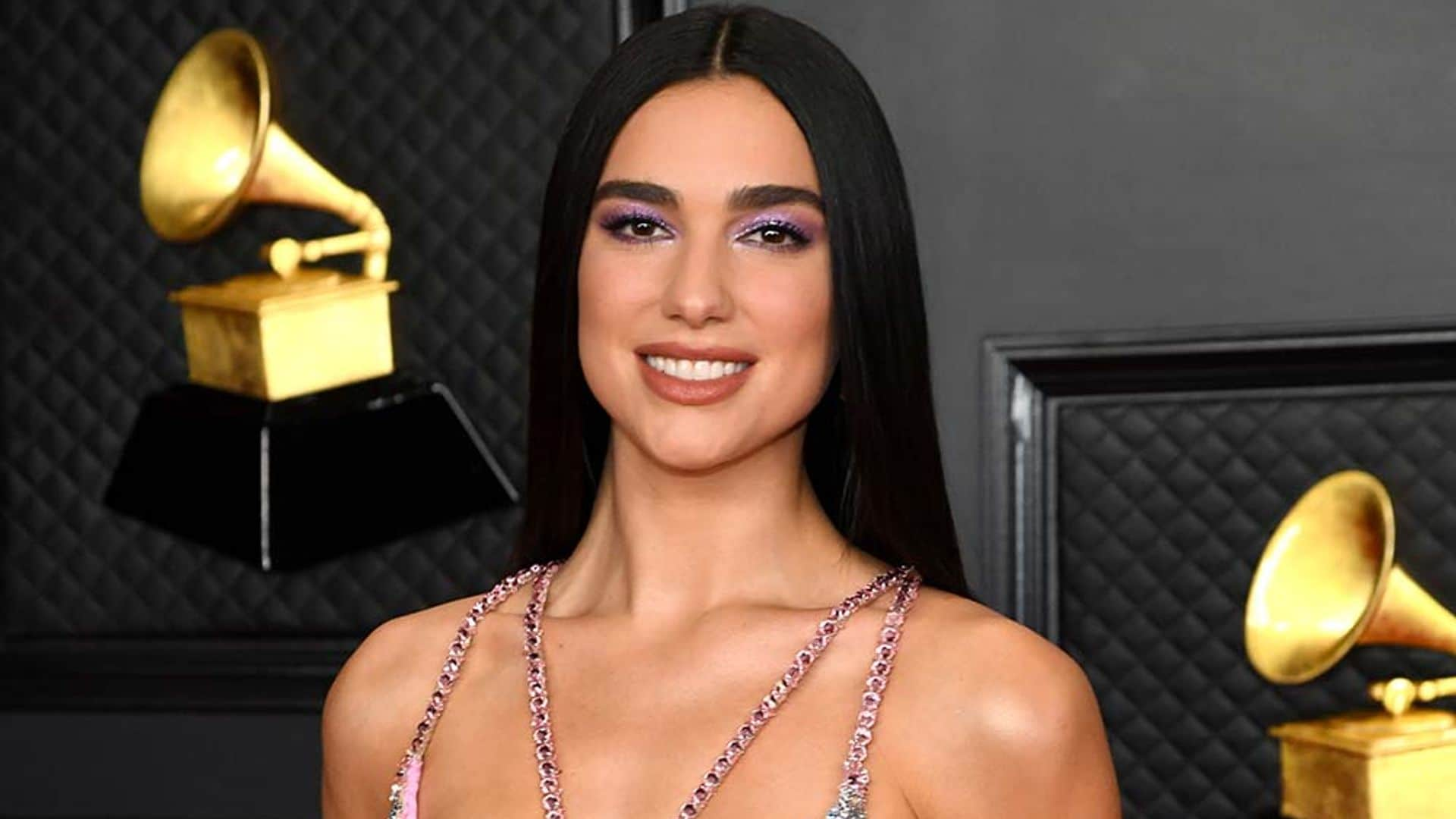 ¡Menudo cambio! Dua Lipa comparte fotos de su infancia como modelo